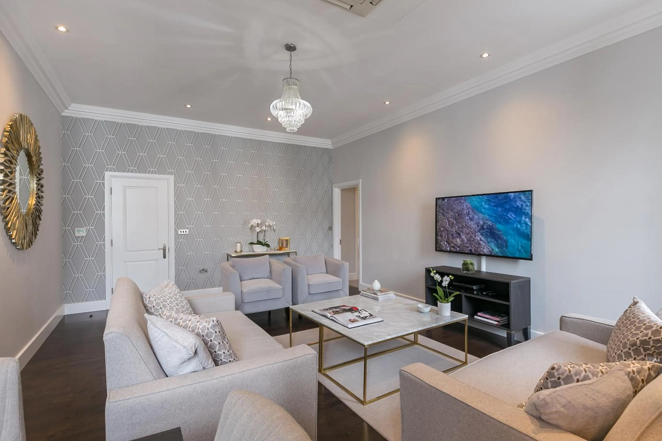 Communal lounge/ TV room in Chilworth Court
