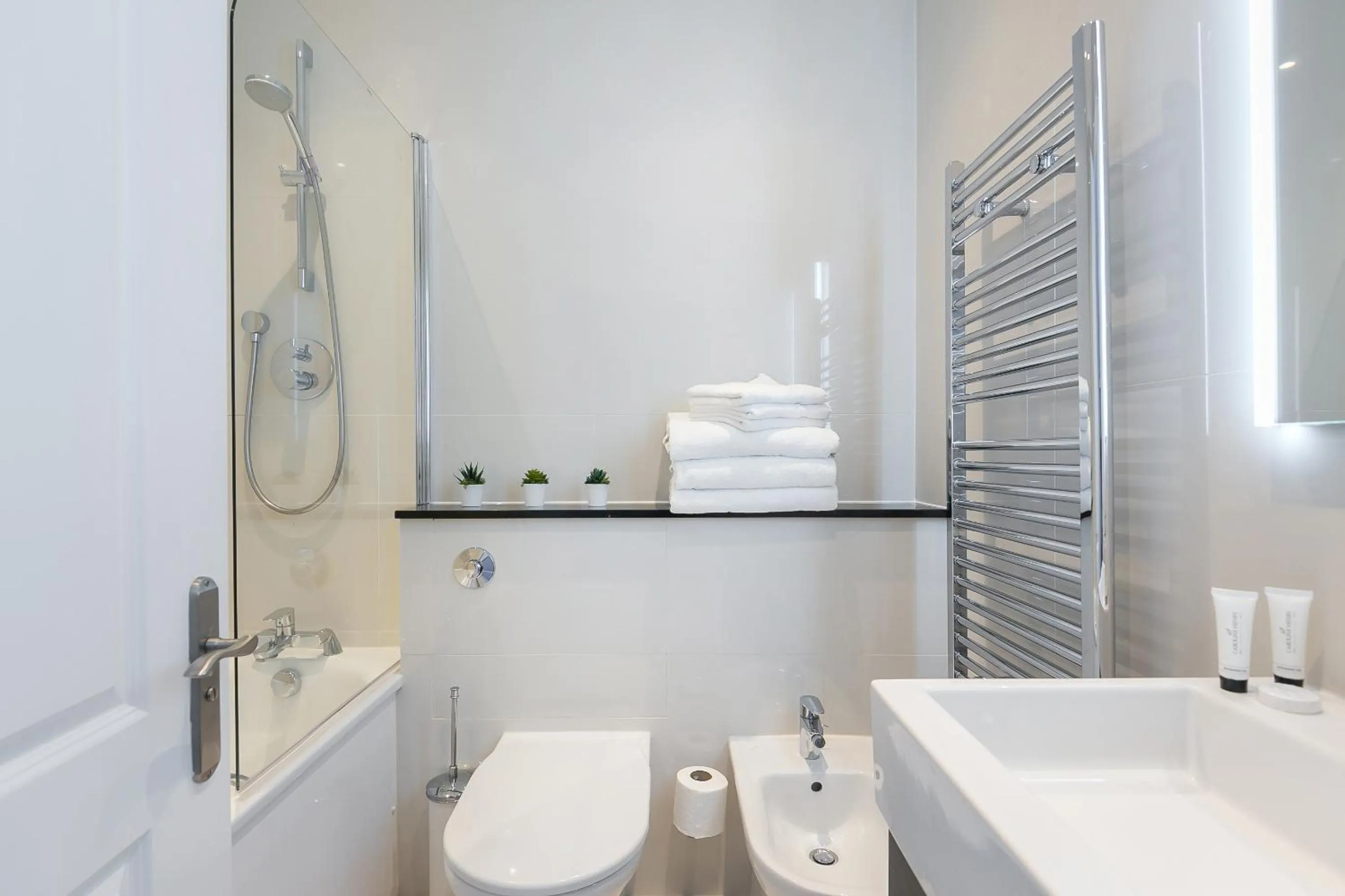 Shower in Chilworth Court