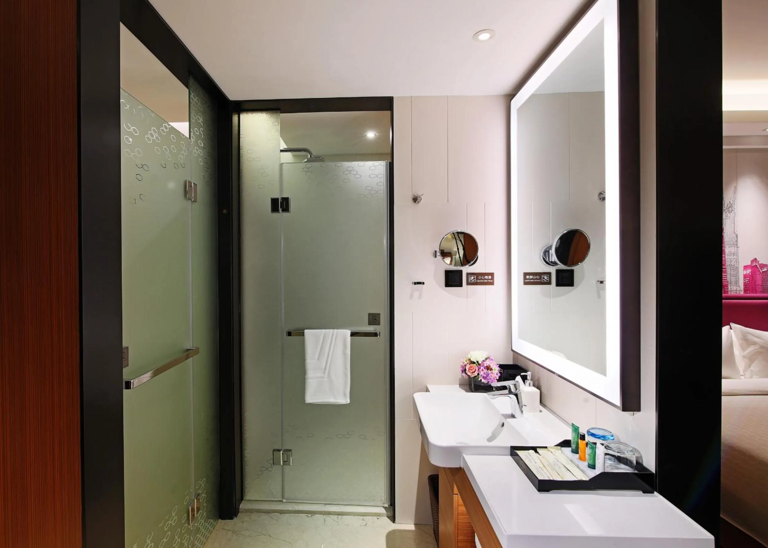 Shower in Hampton by Hilton Shanghai Hongqiao NECC