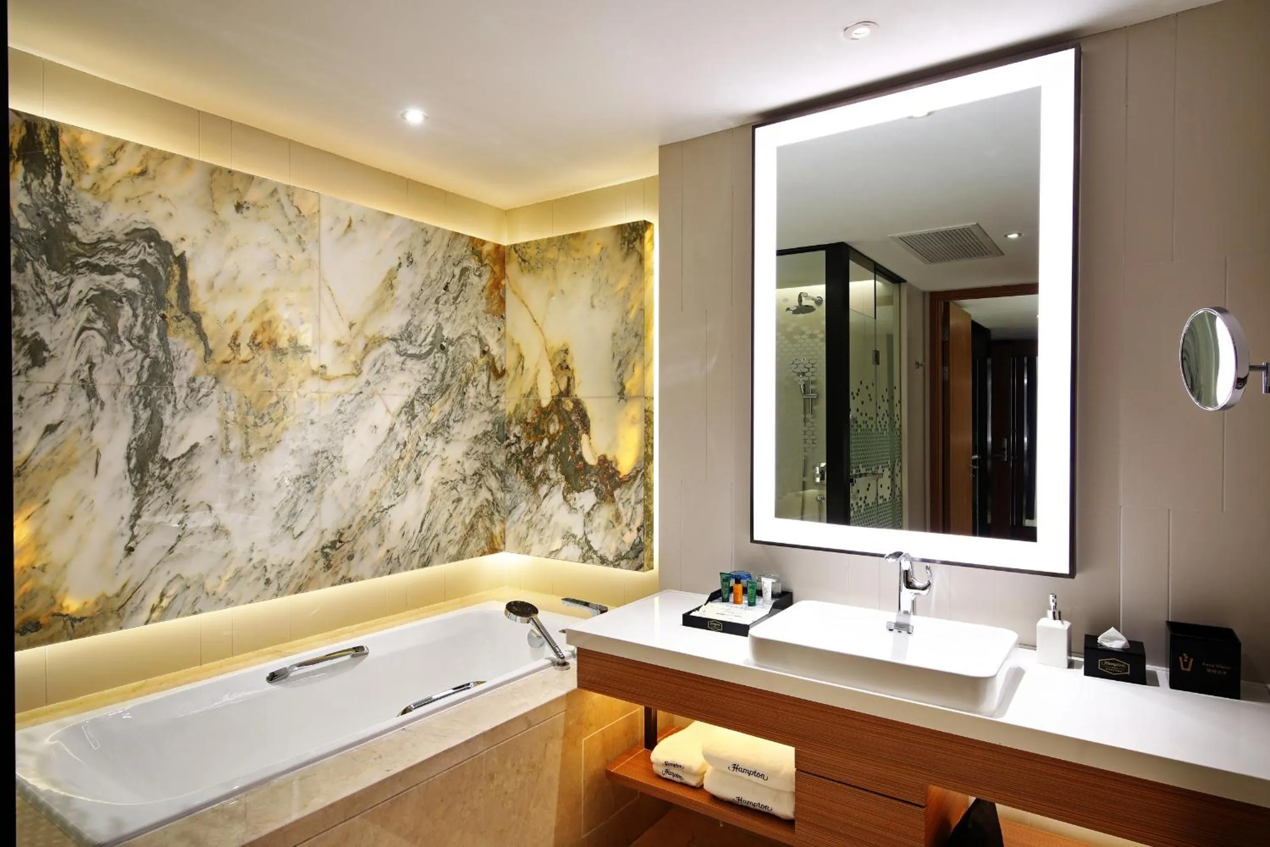 Bathroom in Hampton by Hilton Shanghai Hongqiao NECC