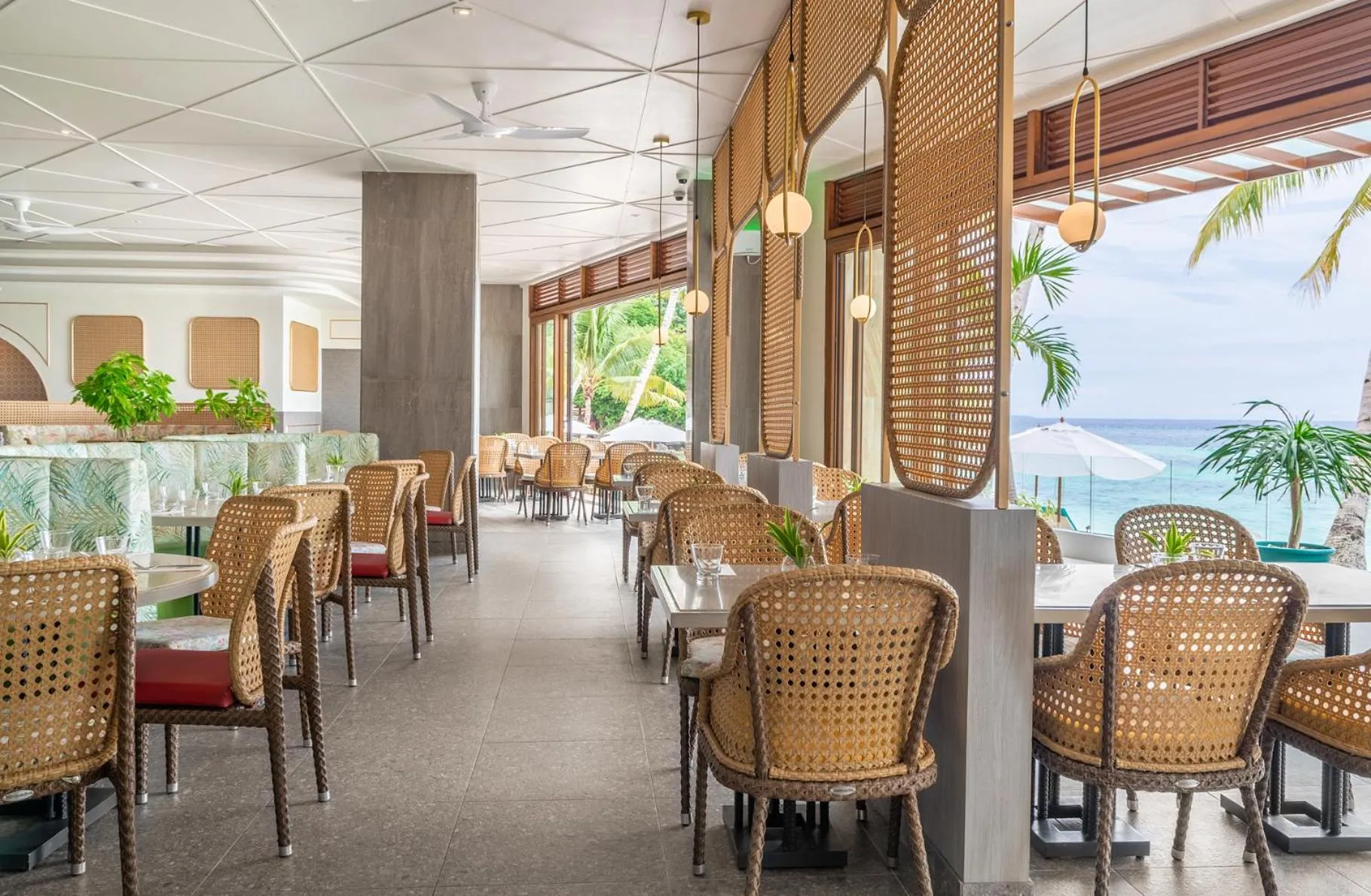 Restaurant/places to eat in Henann Premier Coast Resort