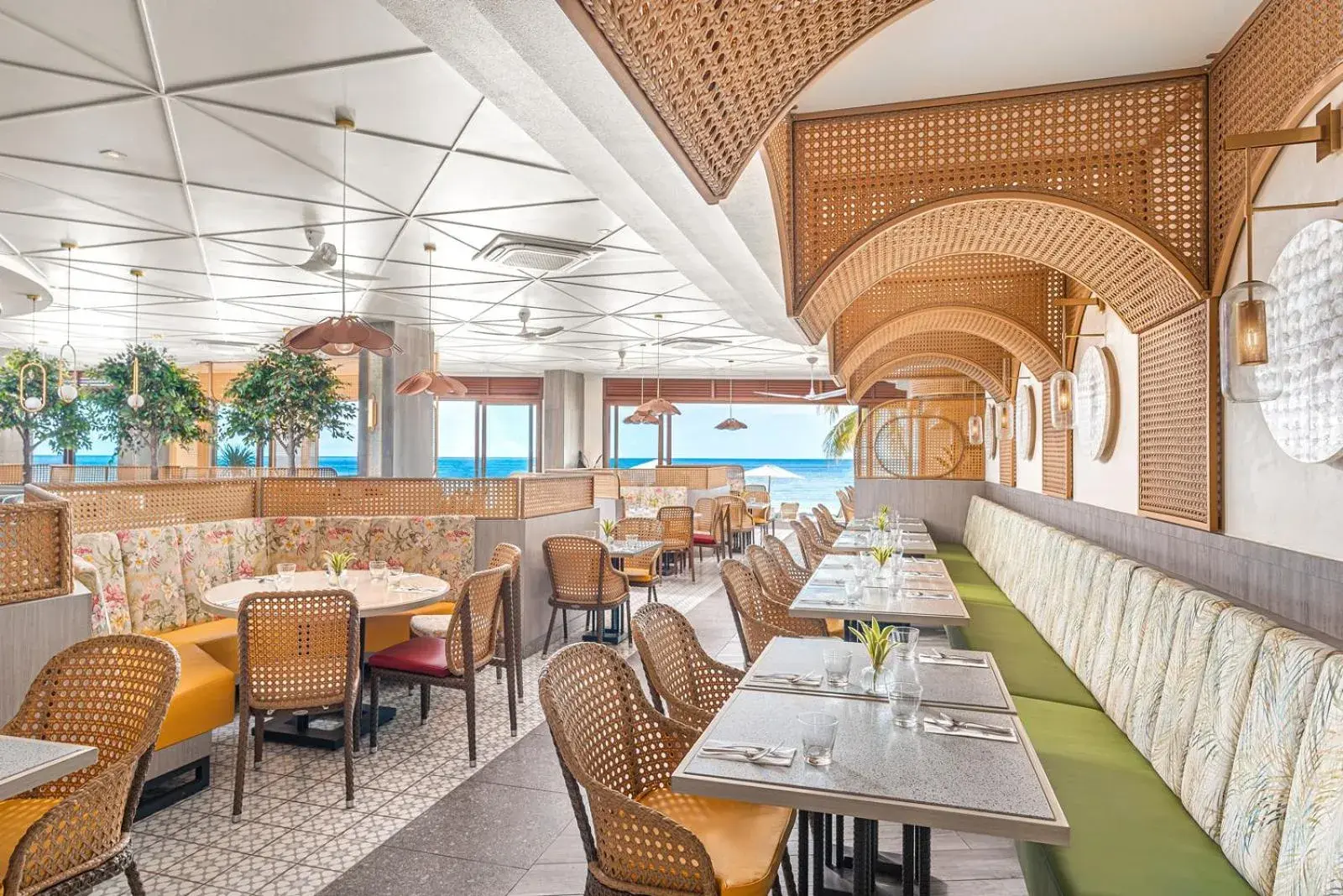 Restaurant/places to eat in Henann Premier Coast Resort Restaurant/places to eat in Henann Premier Coast Resort