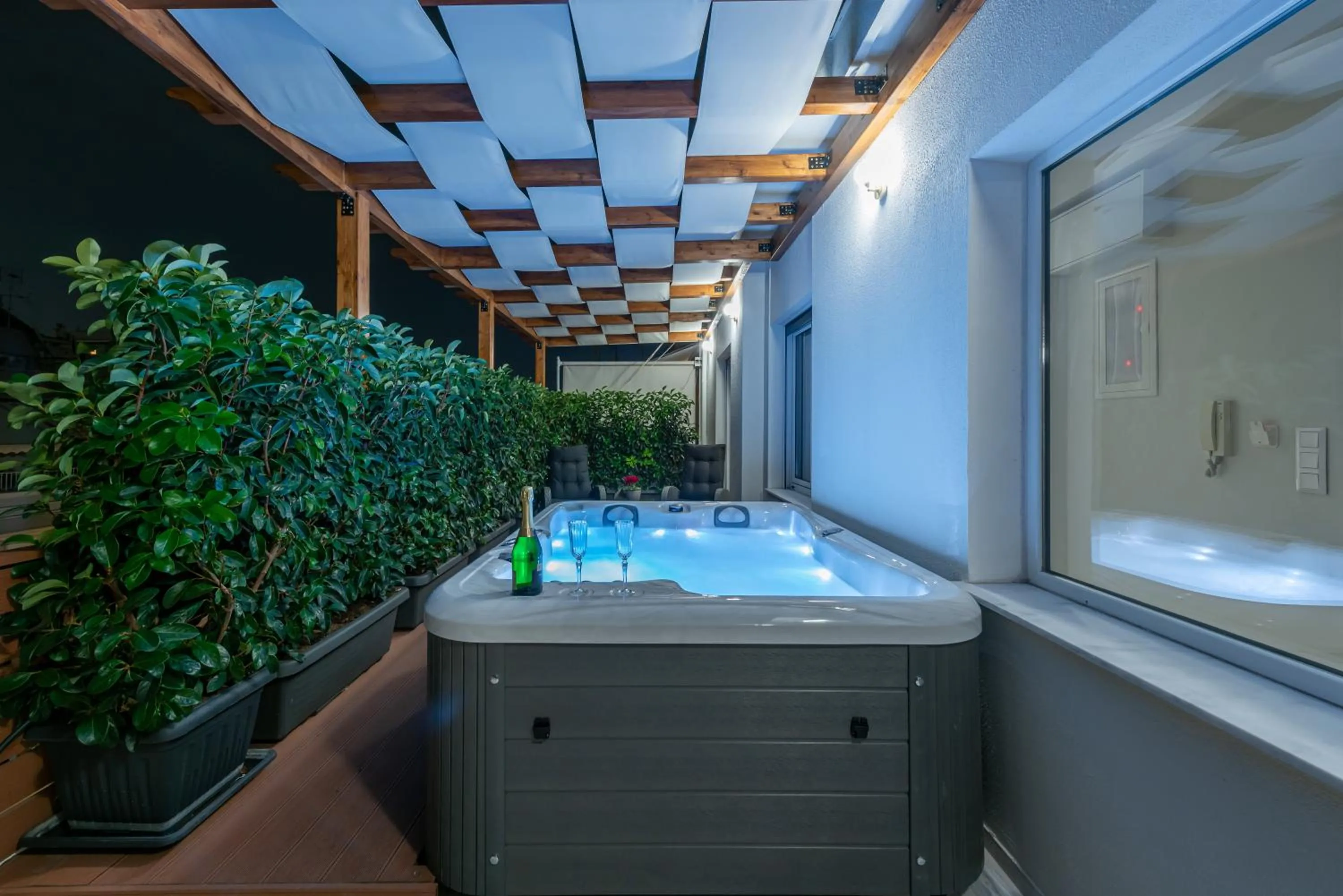 Hot Tub in Acropolis Divine Apartments