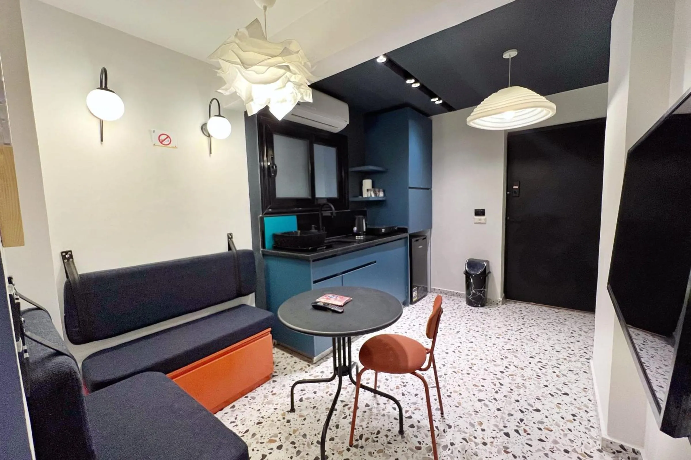 The 1 BDR Cobalt Cube 5 min to CAI Airport