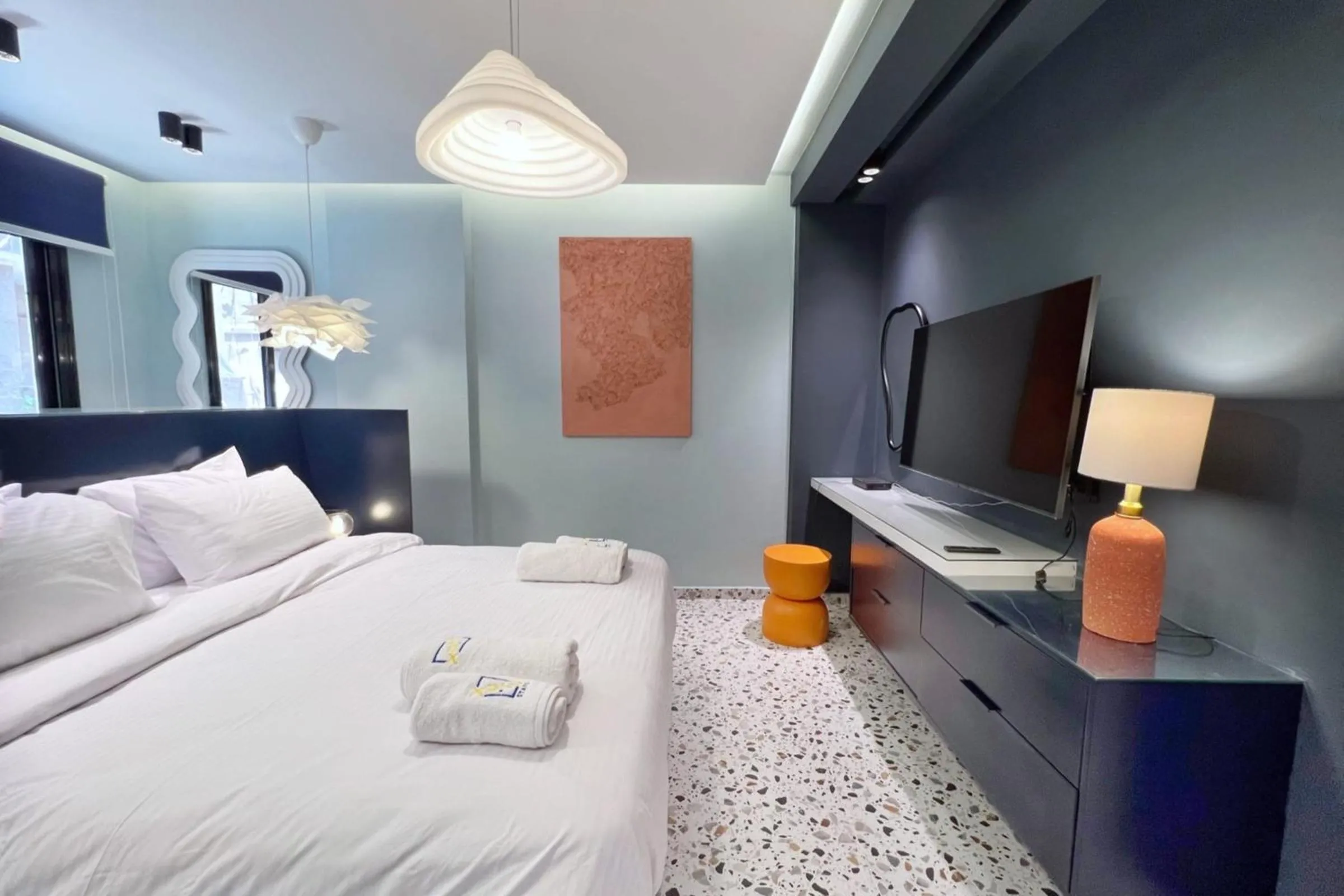 Bed in The 1 BDR Cobalt Cube 5 min to CAI Airport