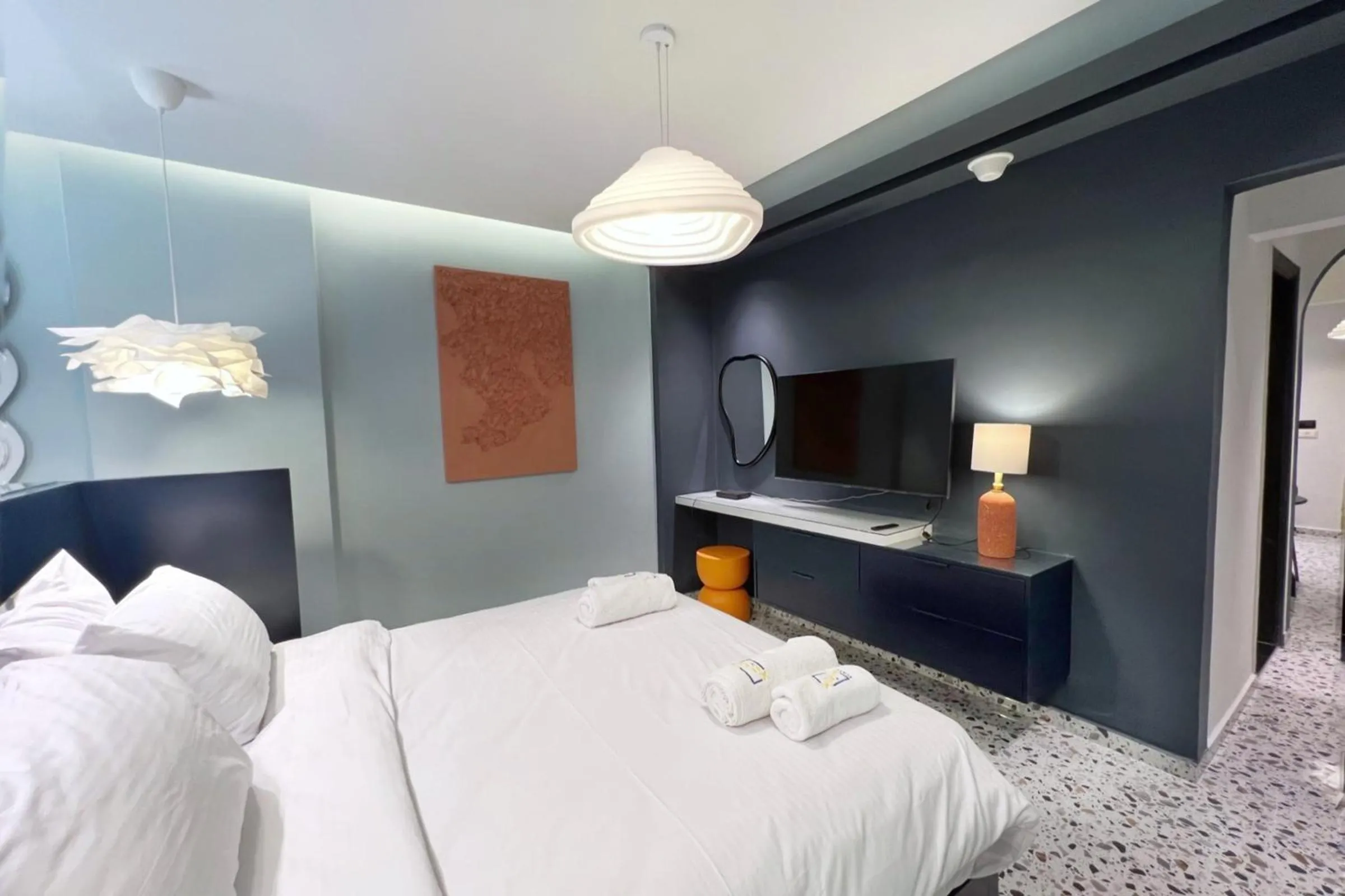 Bed in The 1 BDR Cobalt Cube 5 min to CAI Airport