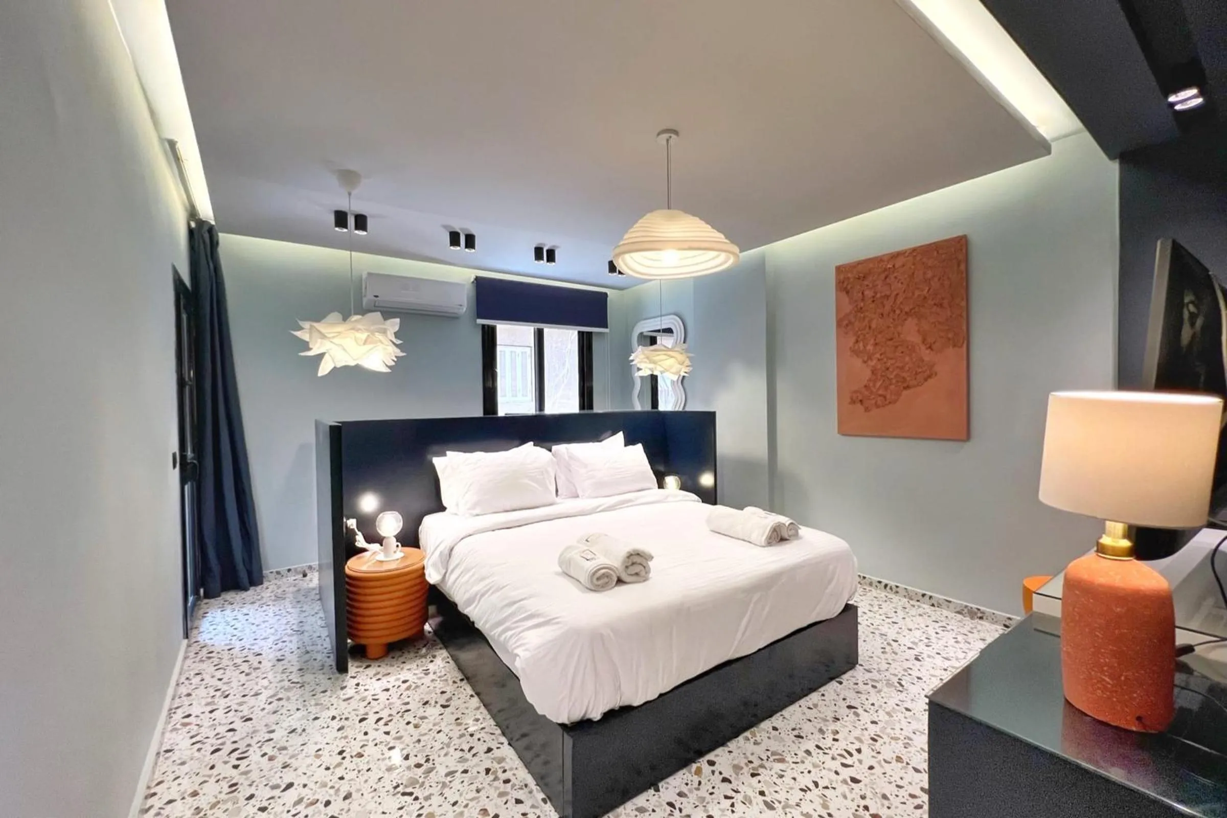 Bed in The 1 BDR Cobalt Cube 5 min to CAI Airport