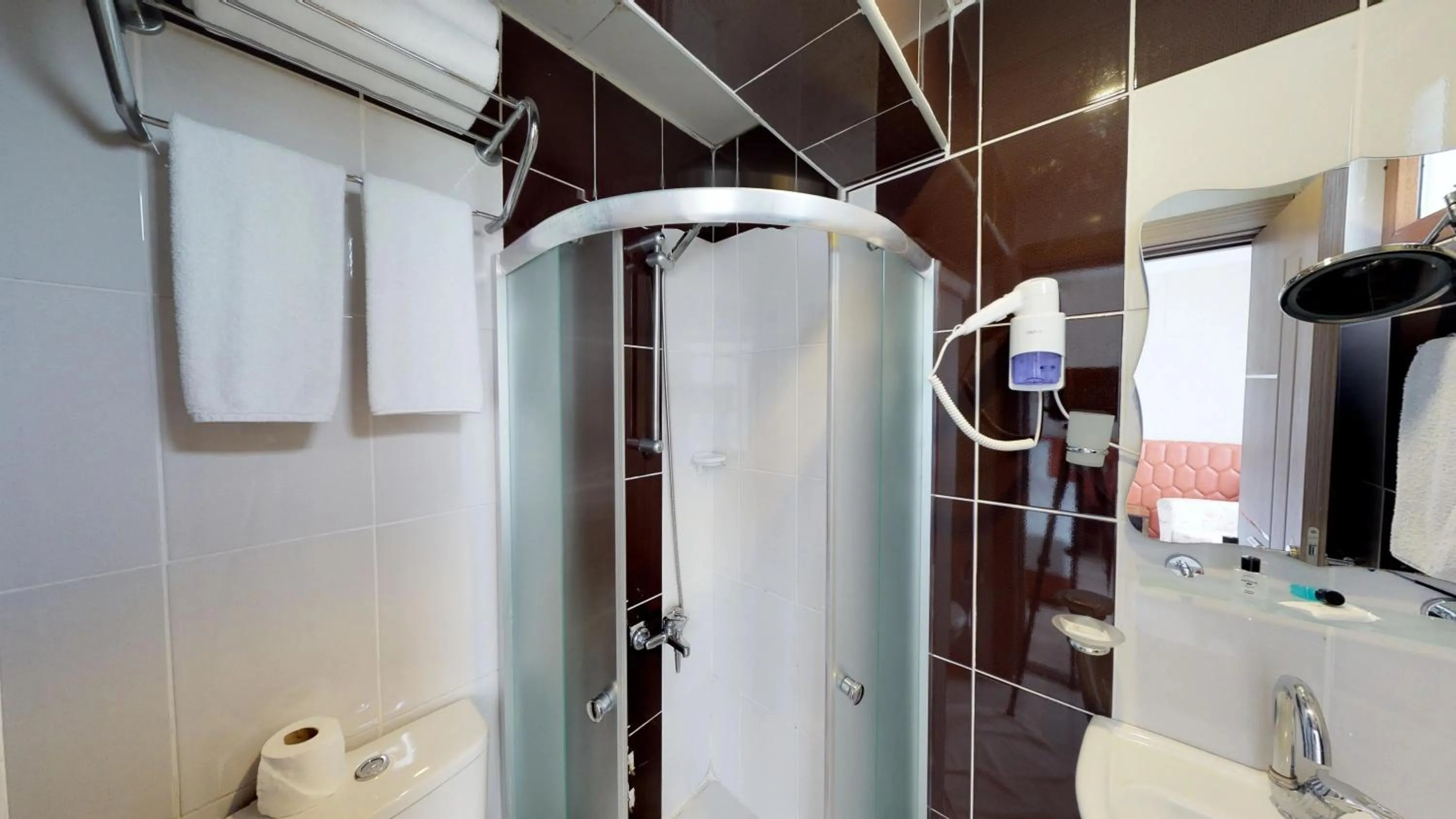 Shower in Patron Hotel