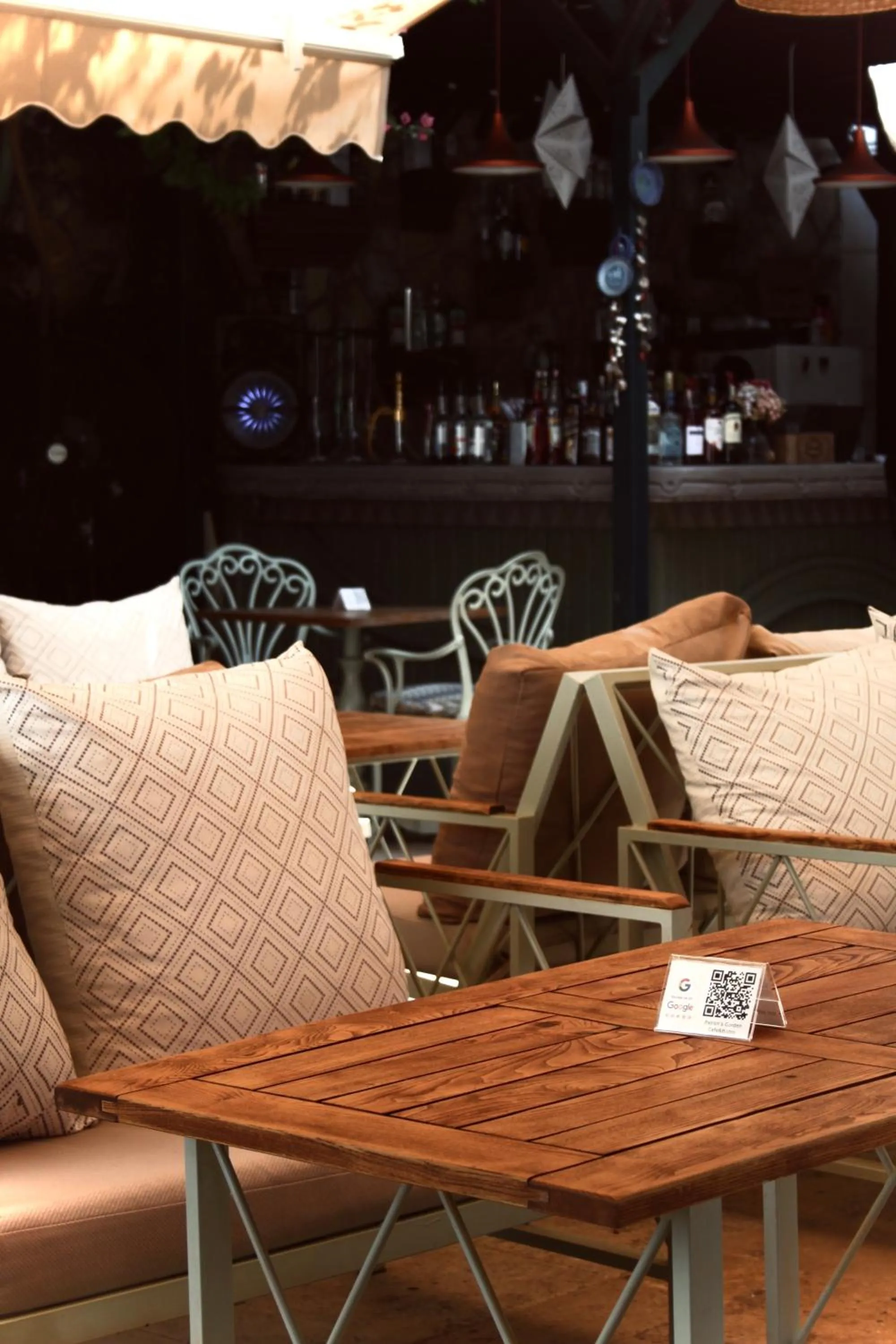 Restaurant/places to eat in Patron Hotel