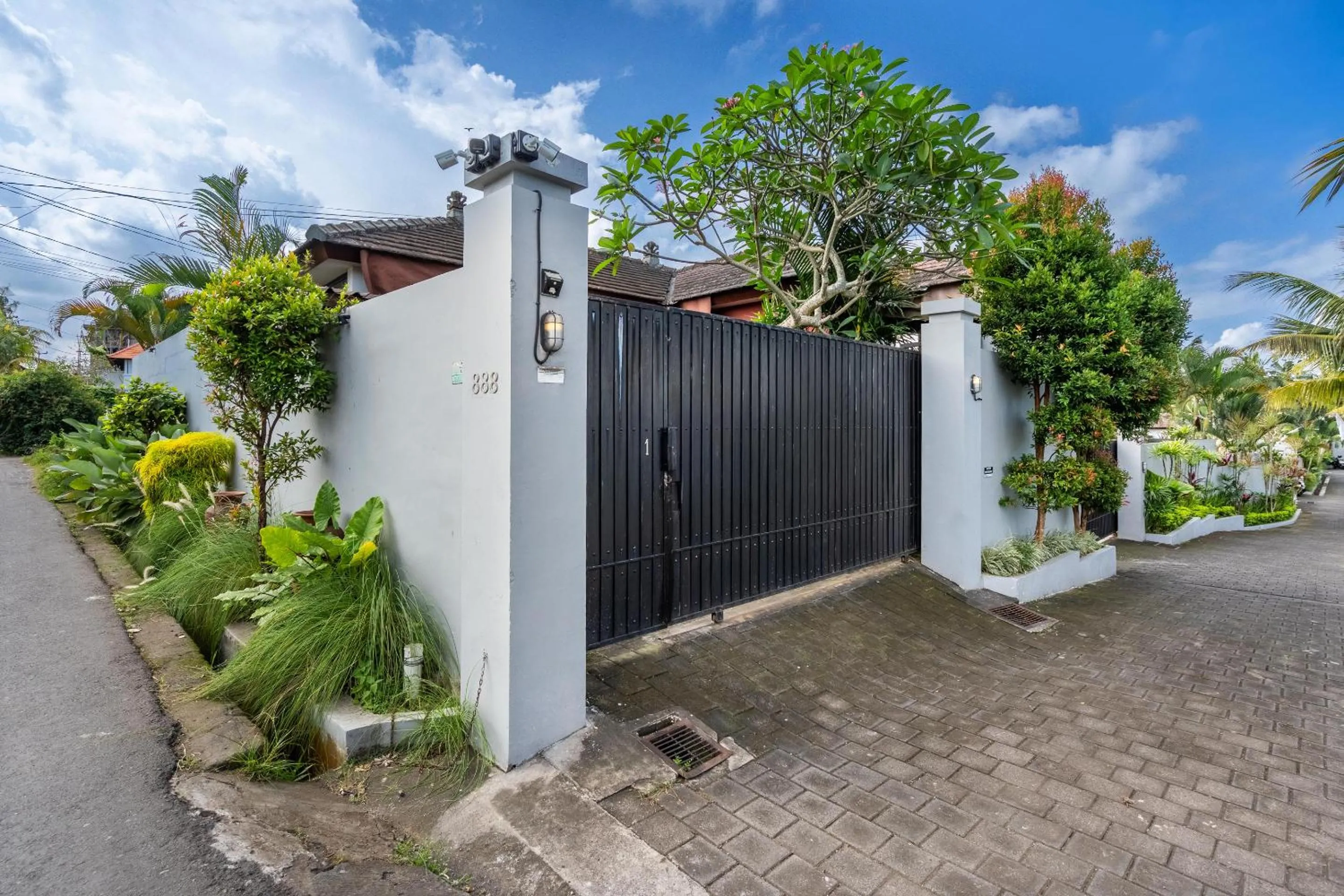 Facade/entrance in Ubud Residences 888 - Complex Private Villas with pools
