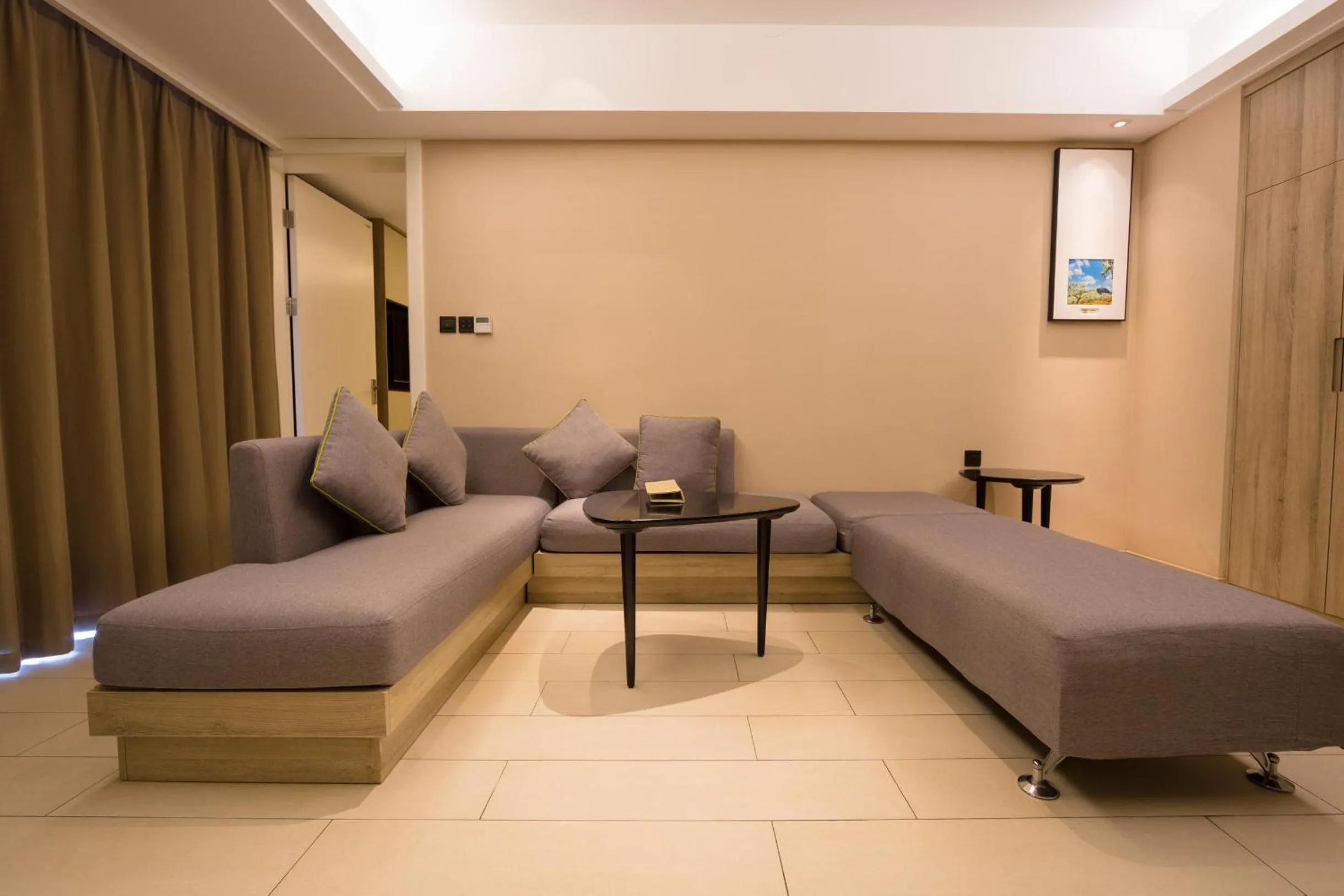 Atour Hotel Qinhuangdao Xiangxi Sea