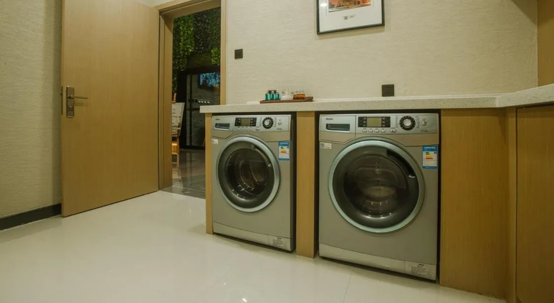 Atour Hotel Qinhuangdao Xiangxi Sea