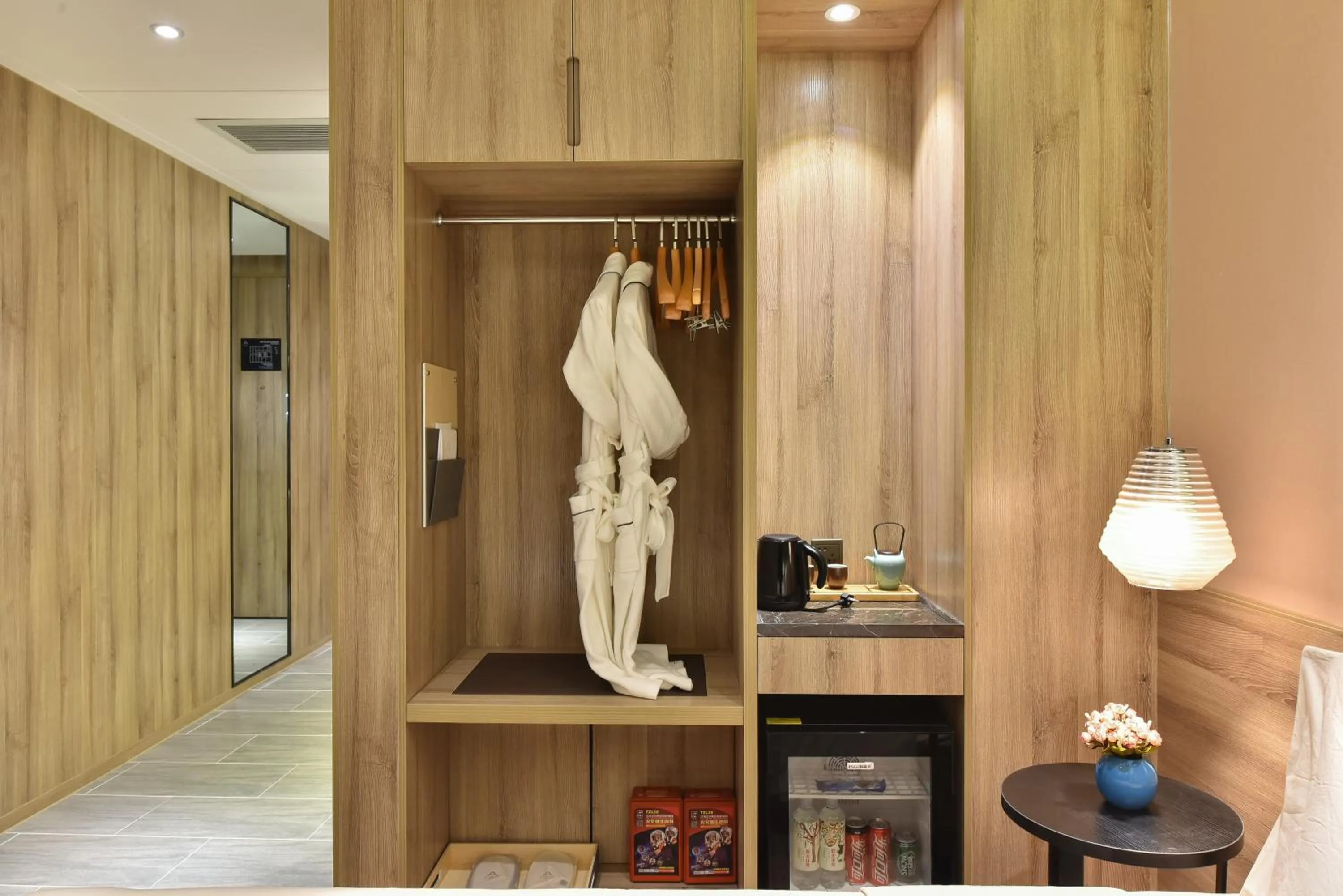 wardrobe in Atour Hotel Shenyang Railway Station Taiyuan Street