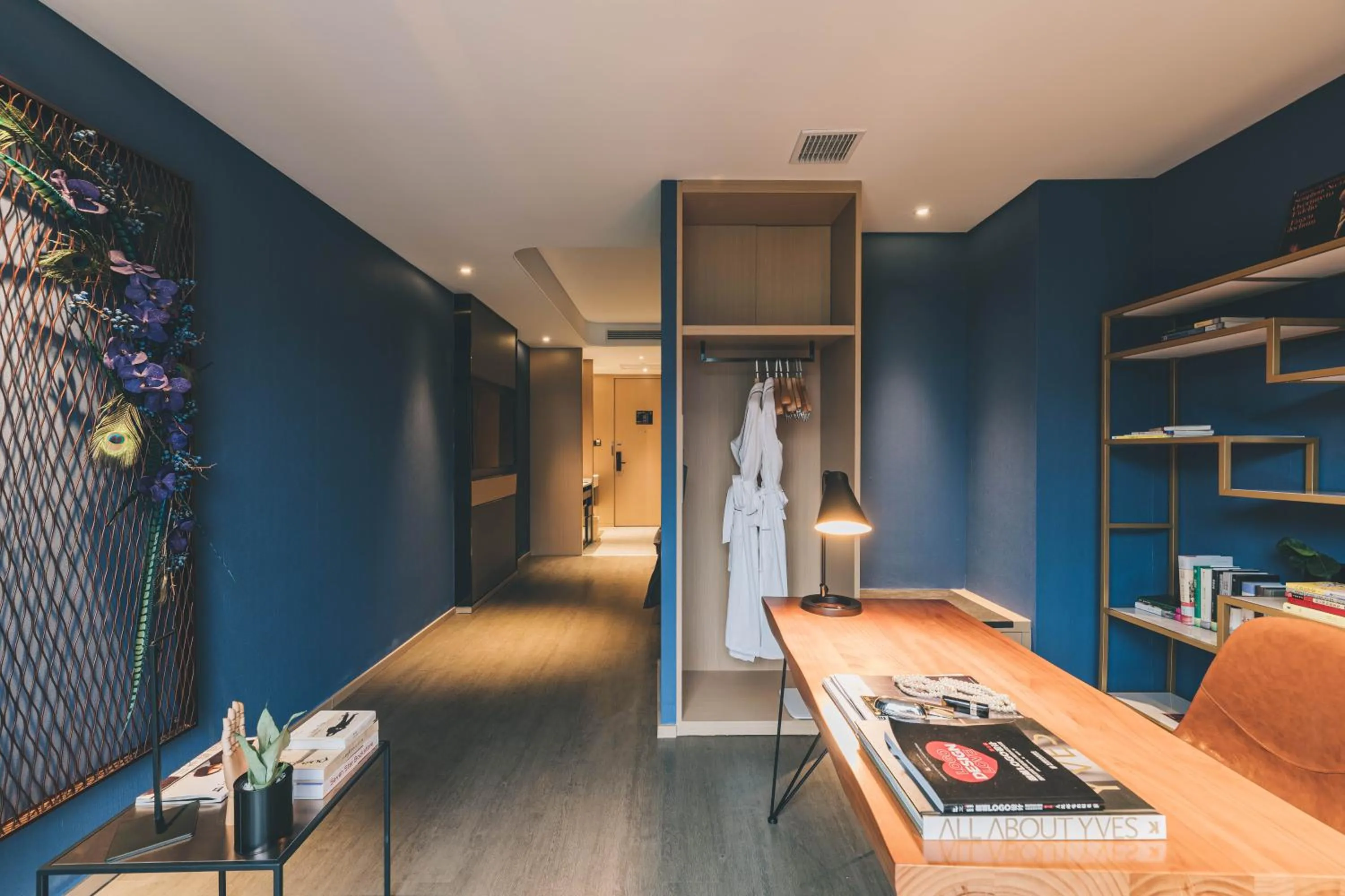 Photo of the whole room in Atour Hotel Shanghai Hongqiao International Exhibition Linkong Park