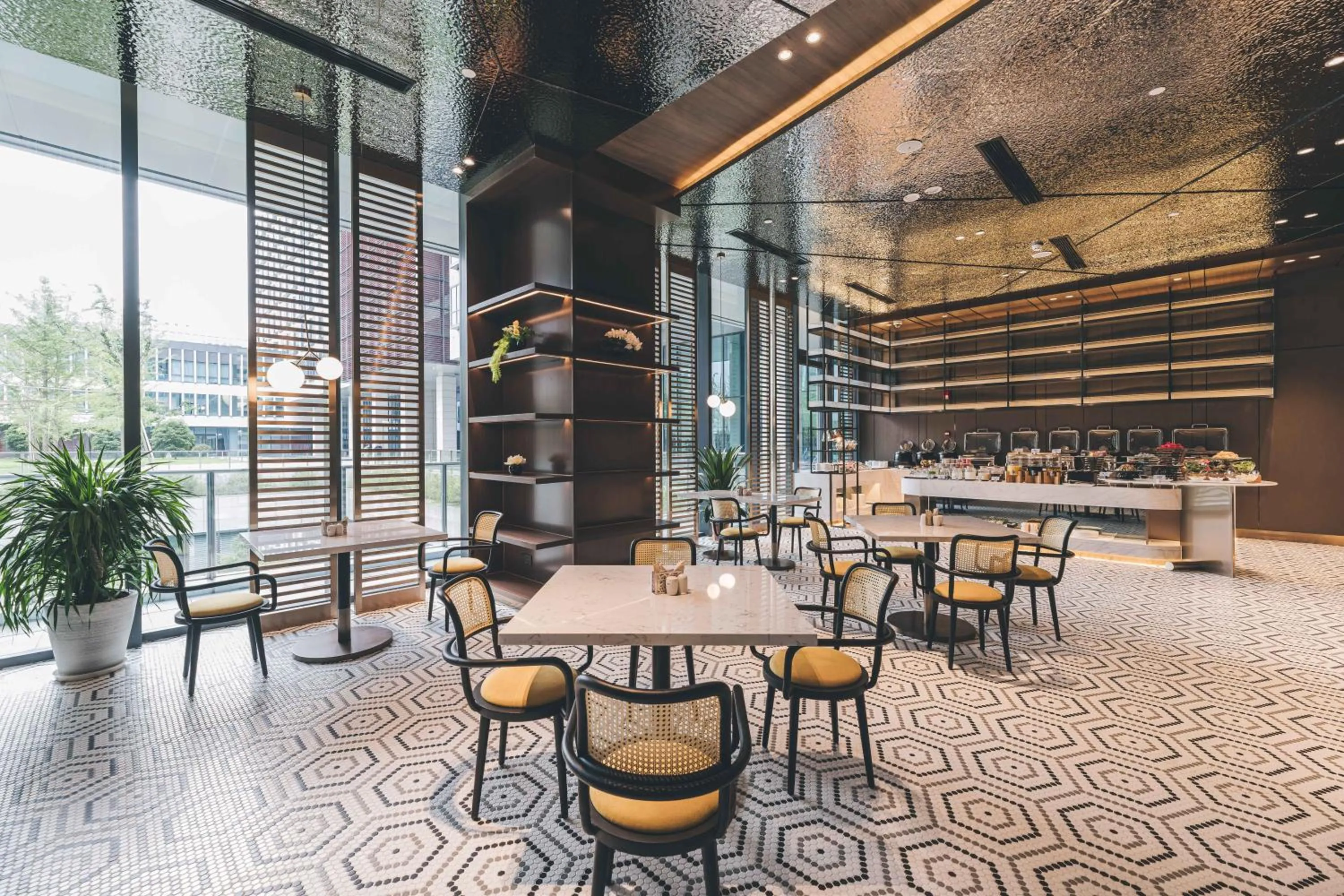 Restaurant/places to eat in Atour Hotel Shanghai Hongqiao International Exhibition Linkong Park