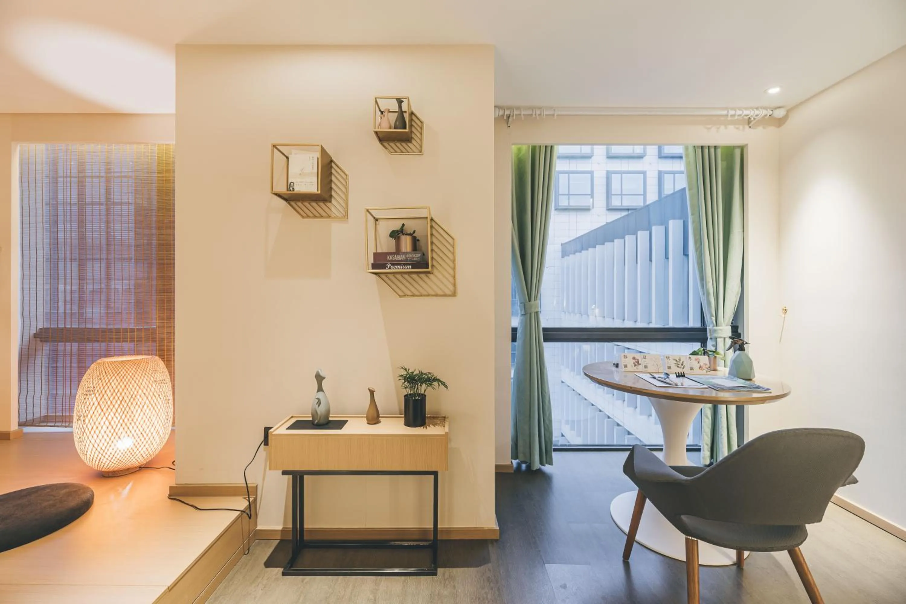 Photo of the whole room in Atour Hotel Shanghai Hongqiao International Exhibition Linkong Park