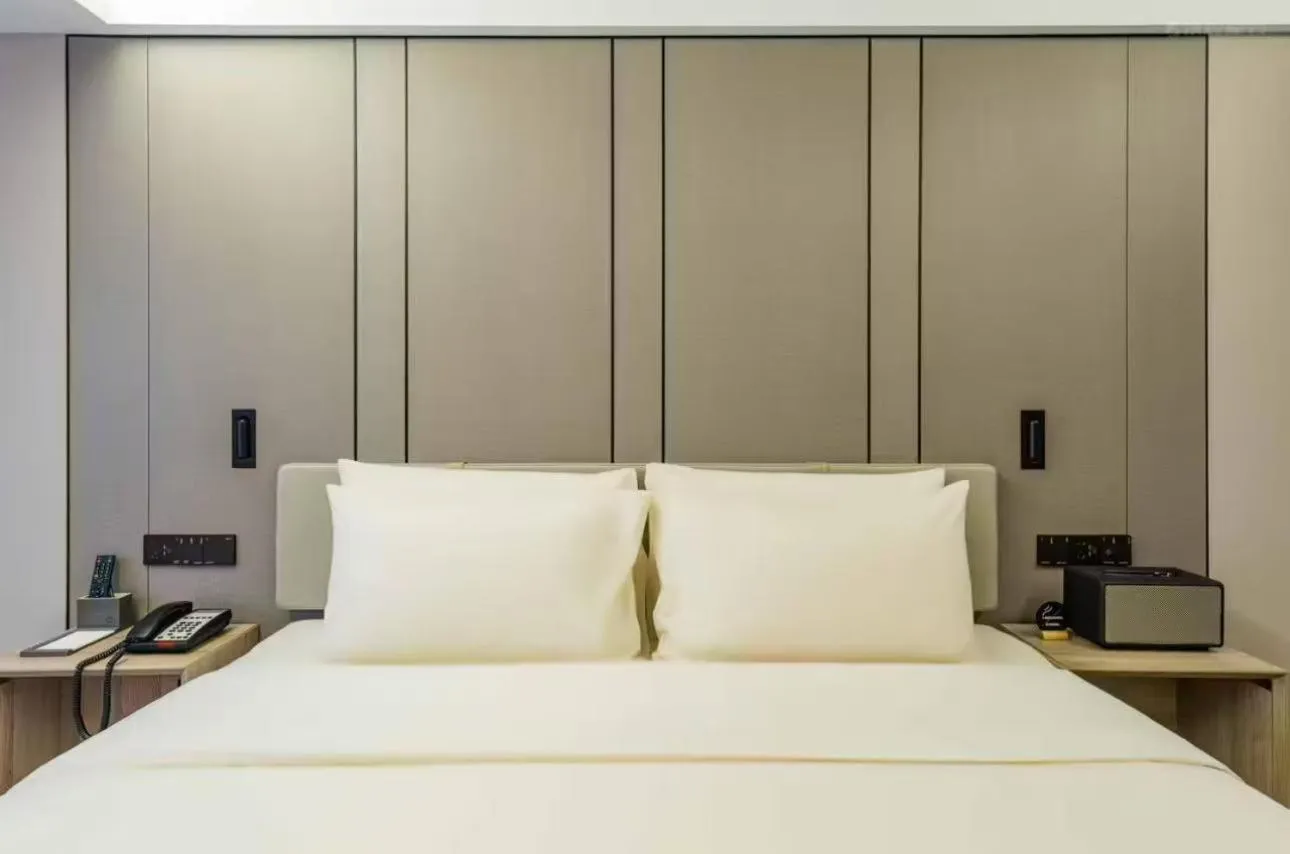 Bed in Atour Music Hotel Hangzhou West Lake