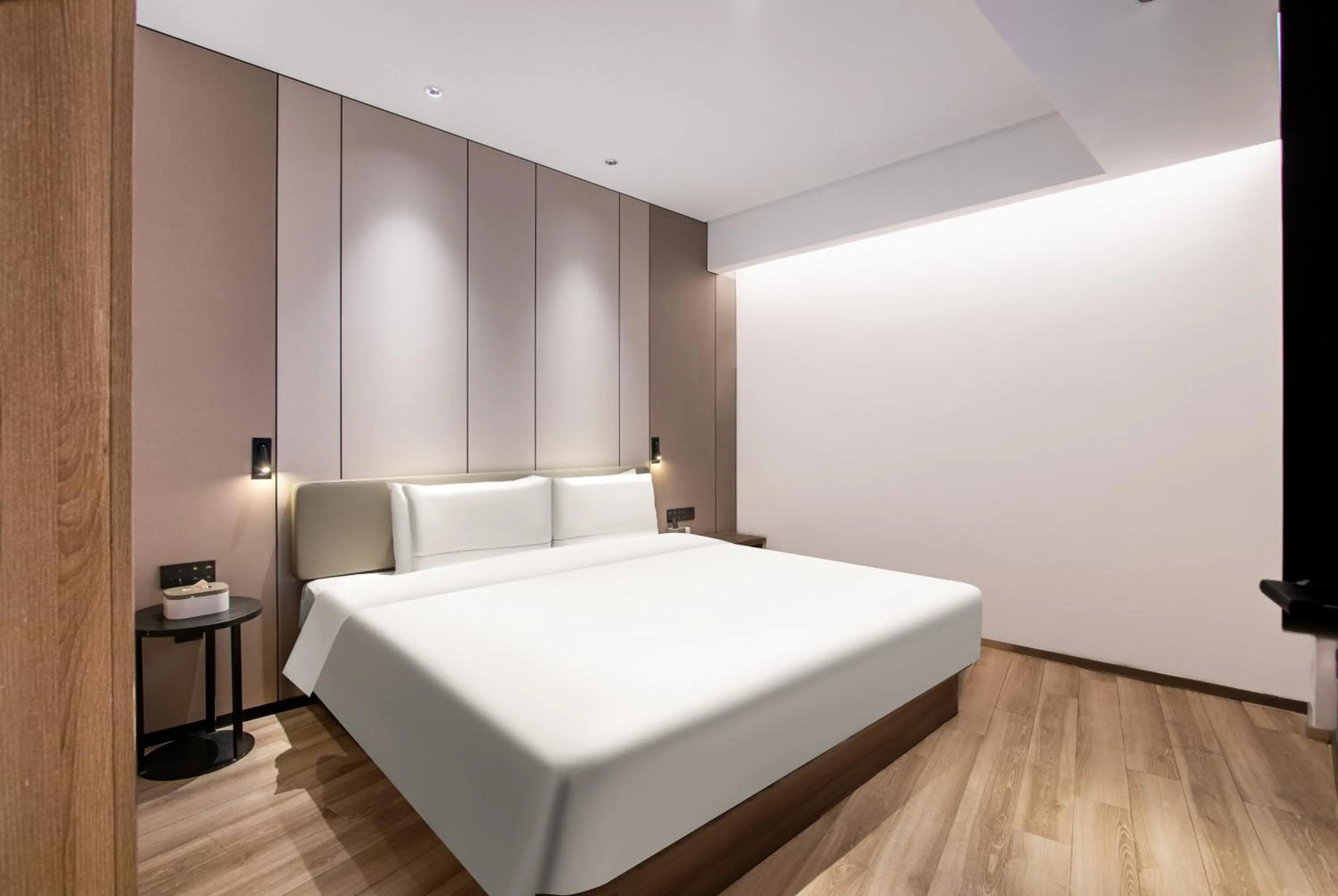 Bedroom, Bed in Atour Hotel Hangzhou Xiaoshan Peoples Square