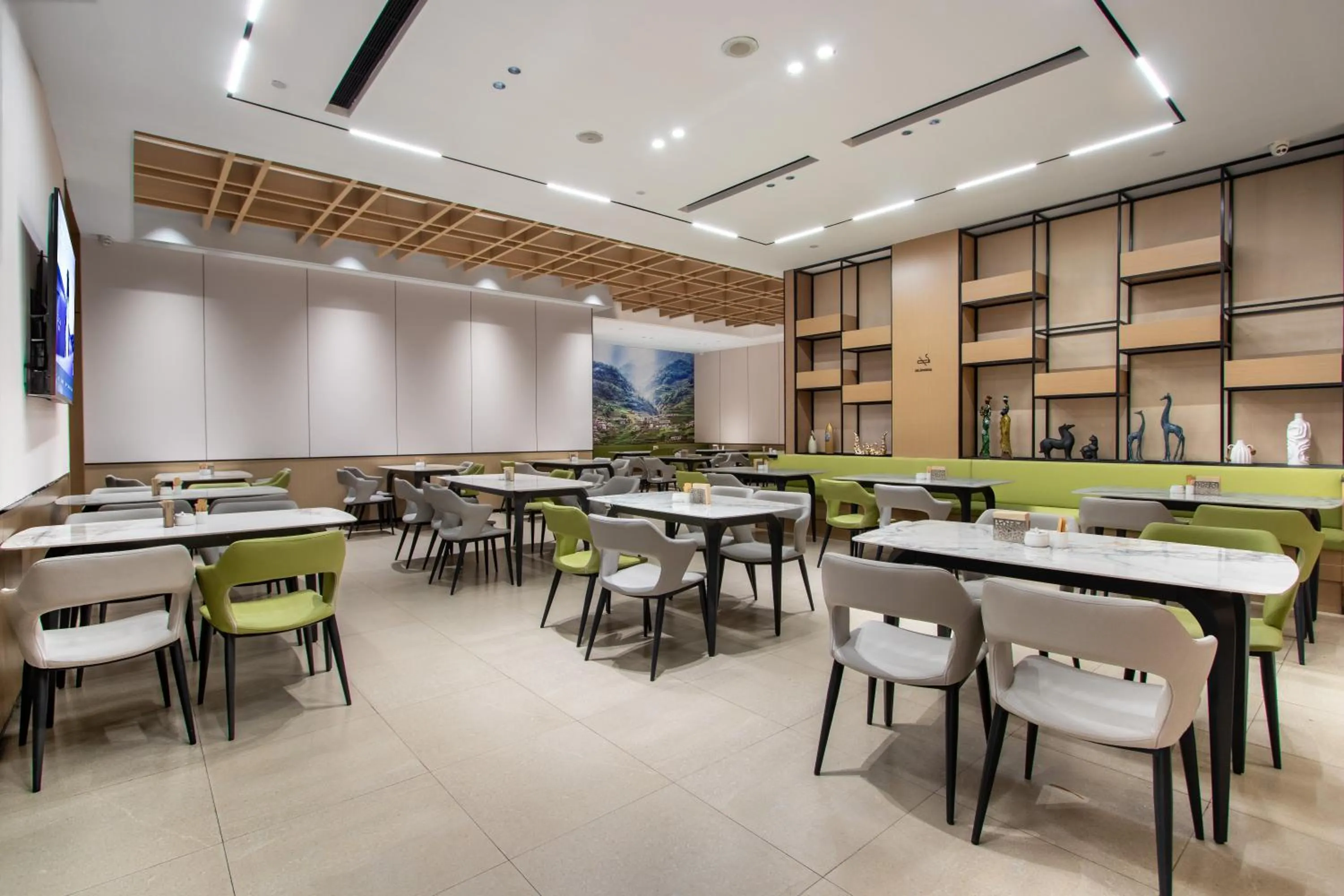 Restaurant/places to eat in Atour Hotel Hangzhou Xiaoshan Peoples Square