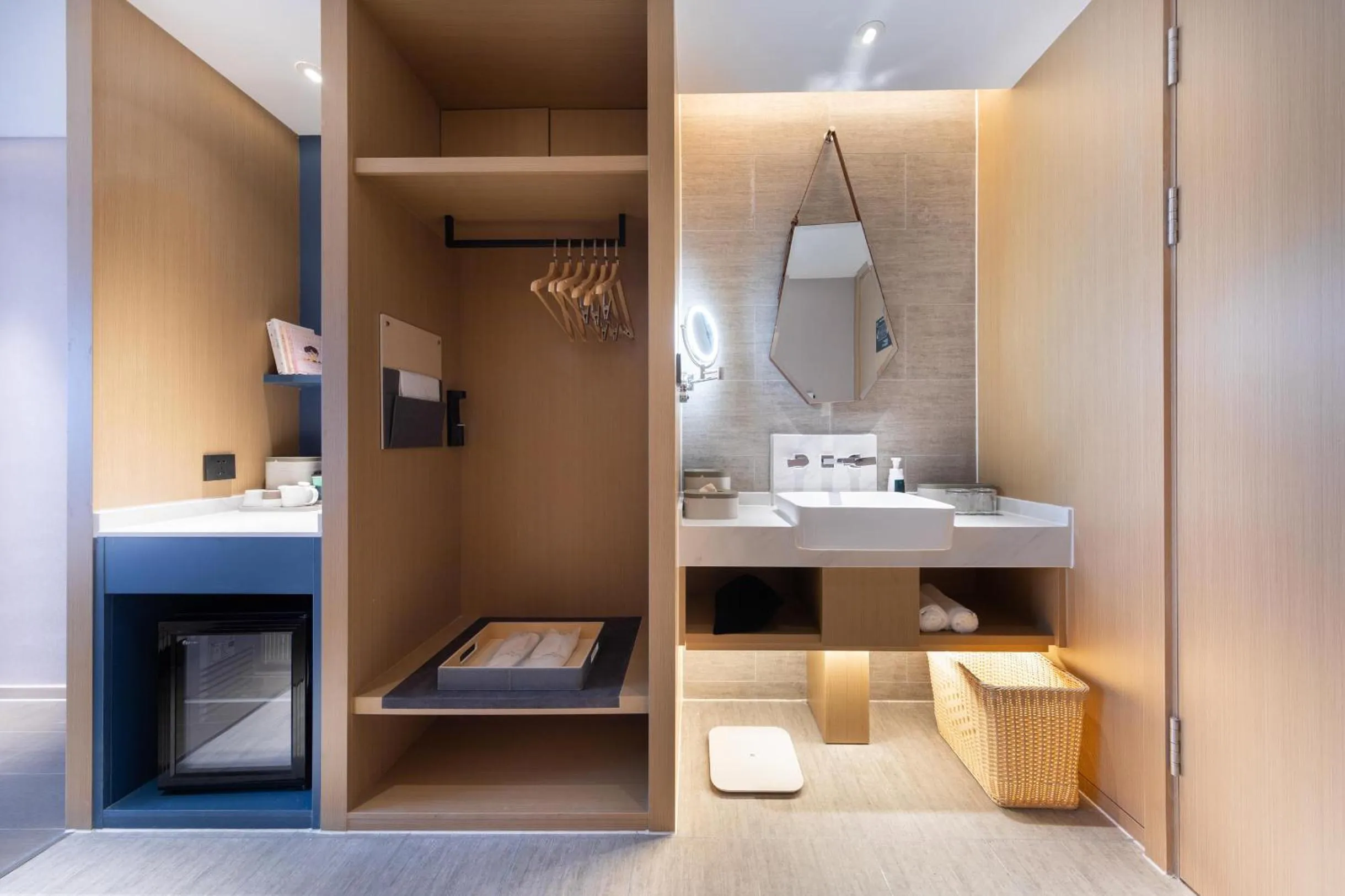 Atour Hotel Hangzhou Wulin Plaza Baochu Road