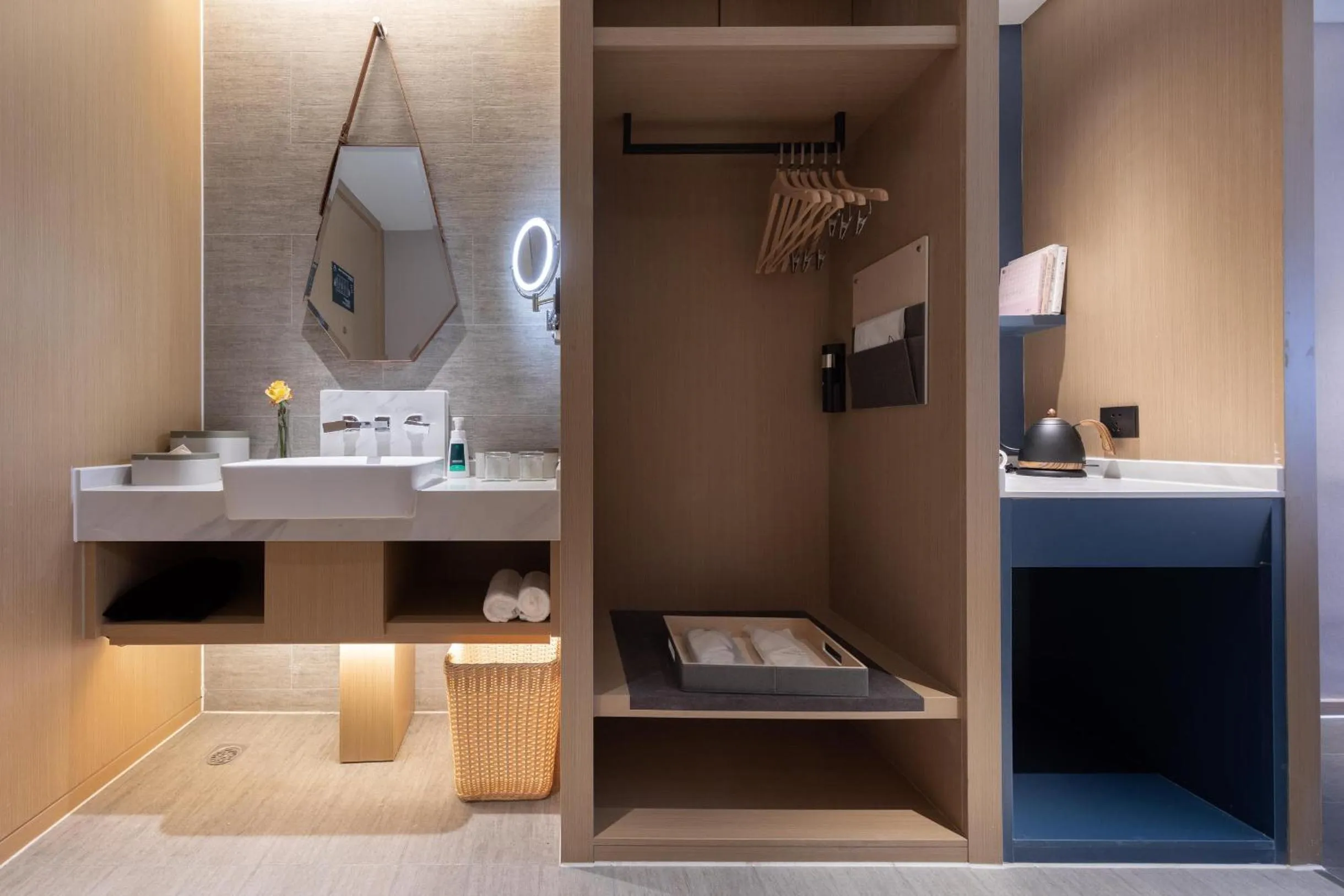 Atour Hotel Hangzhou Wulin Plaza Baochu Road