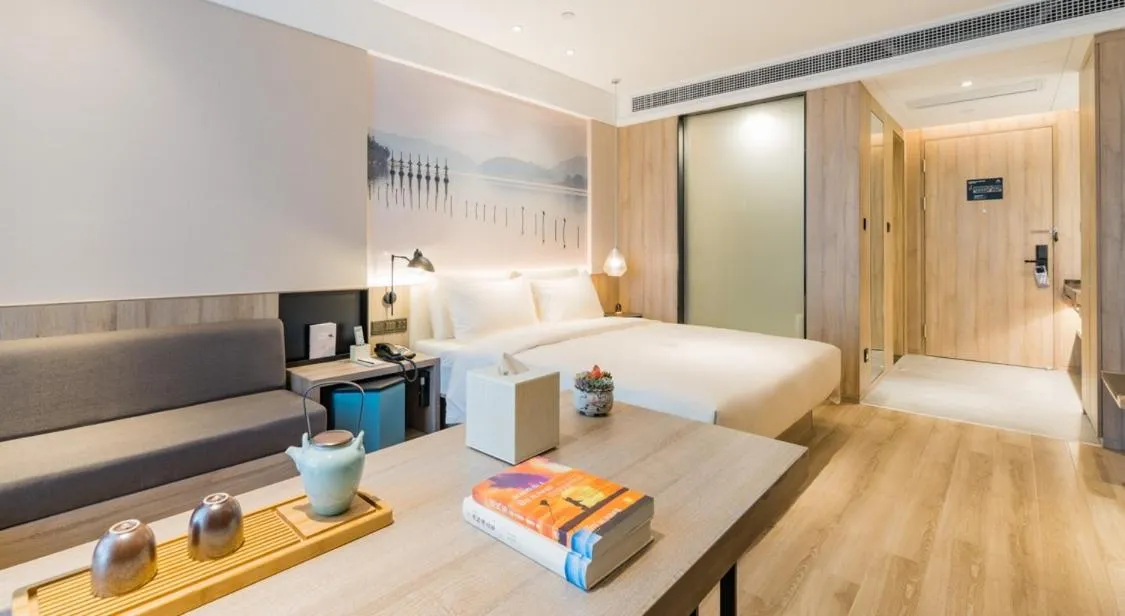 Bed in Atour Hotel Ningbo International Convention and Exhibition Center