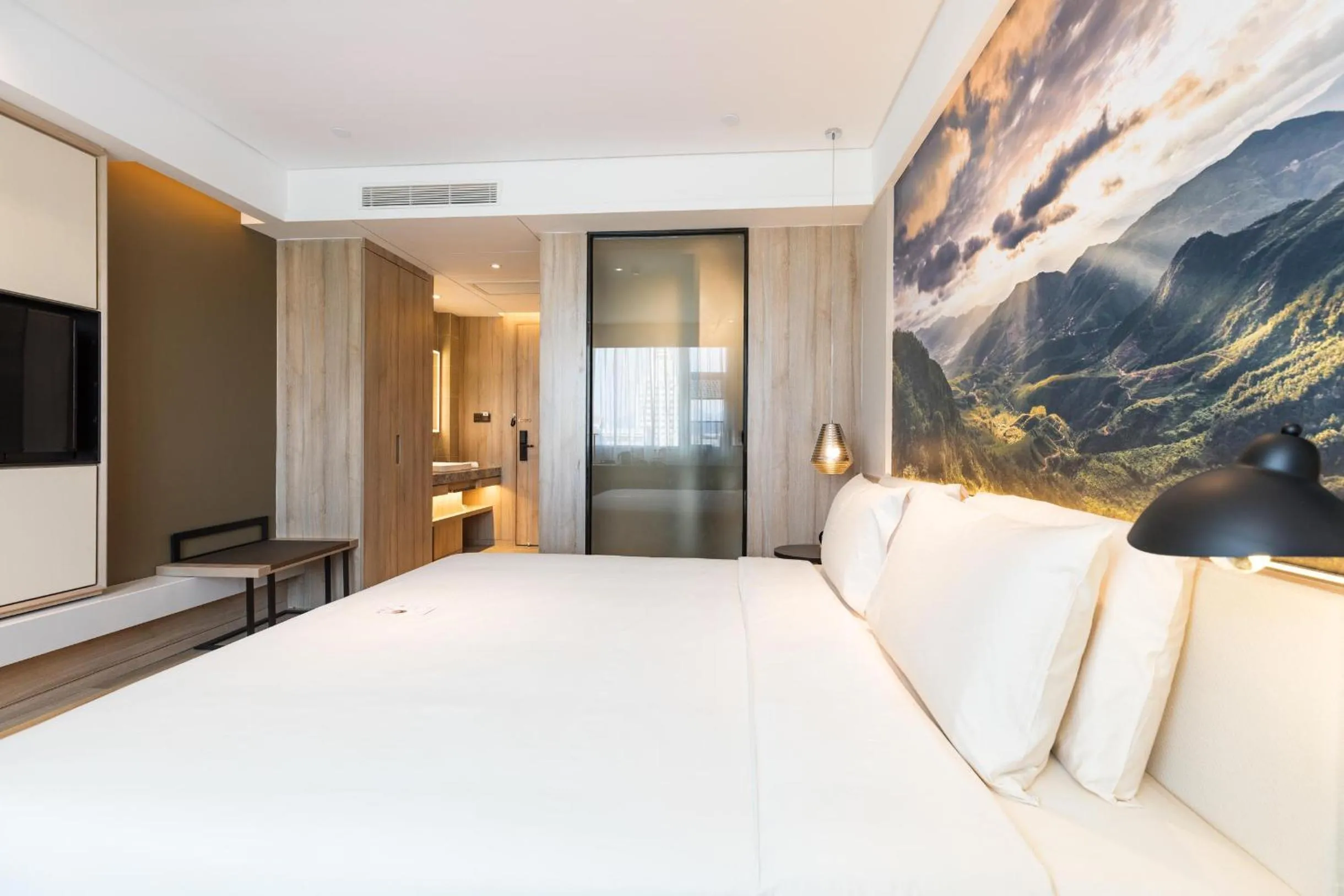 Bed in Atour Hotel Xiamen Jimei University