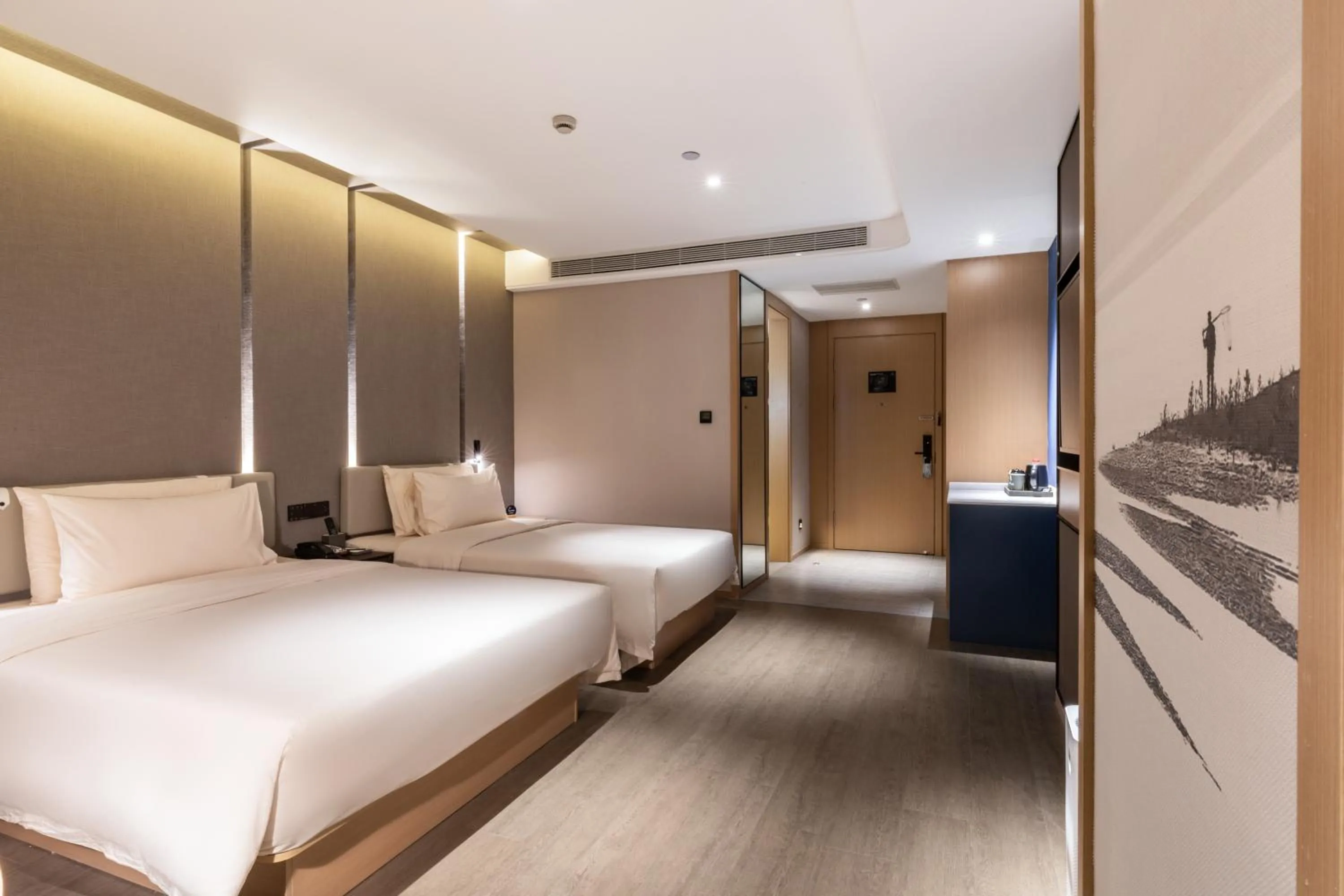 Photo of the whole room, Bed in Atour Hotel Jinan Grand View Garden