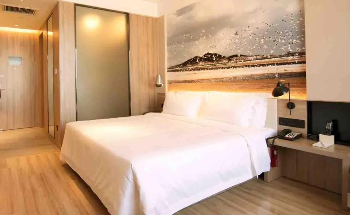 Bed in Atour Hotel Yantai South Station Yingchun Street
