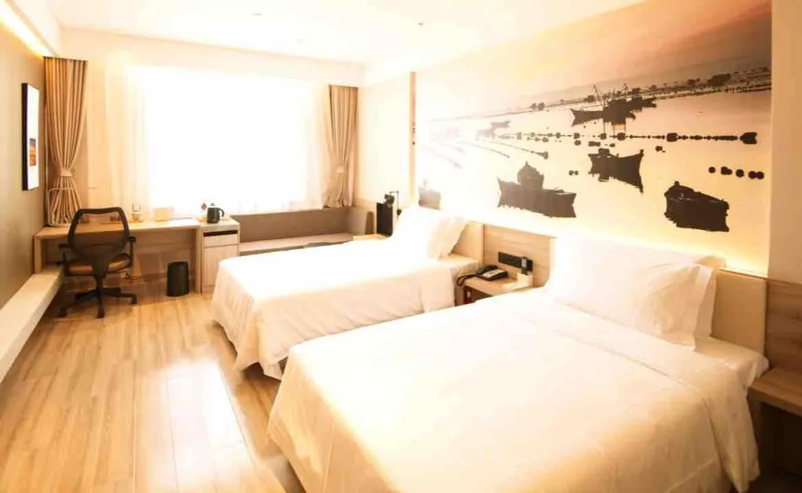 Bed in Atour Hotel Yantai South Station Yingchun Street