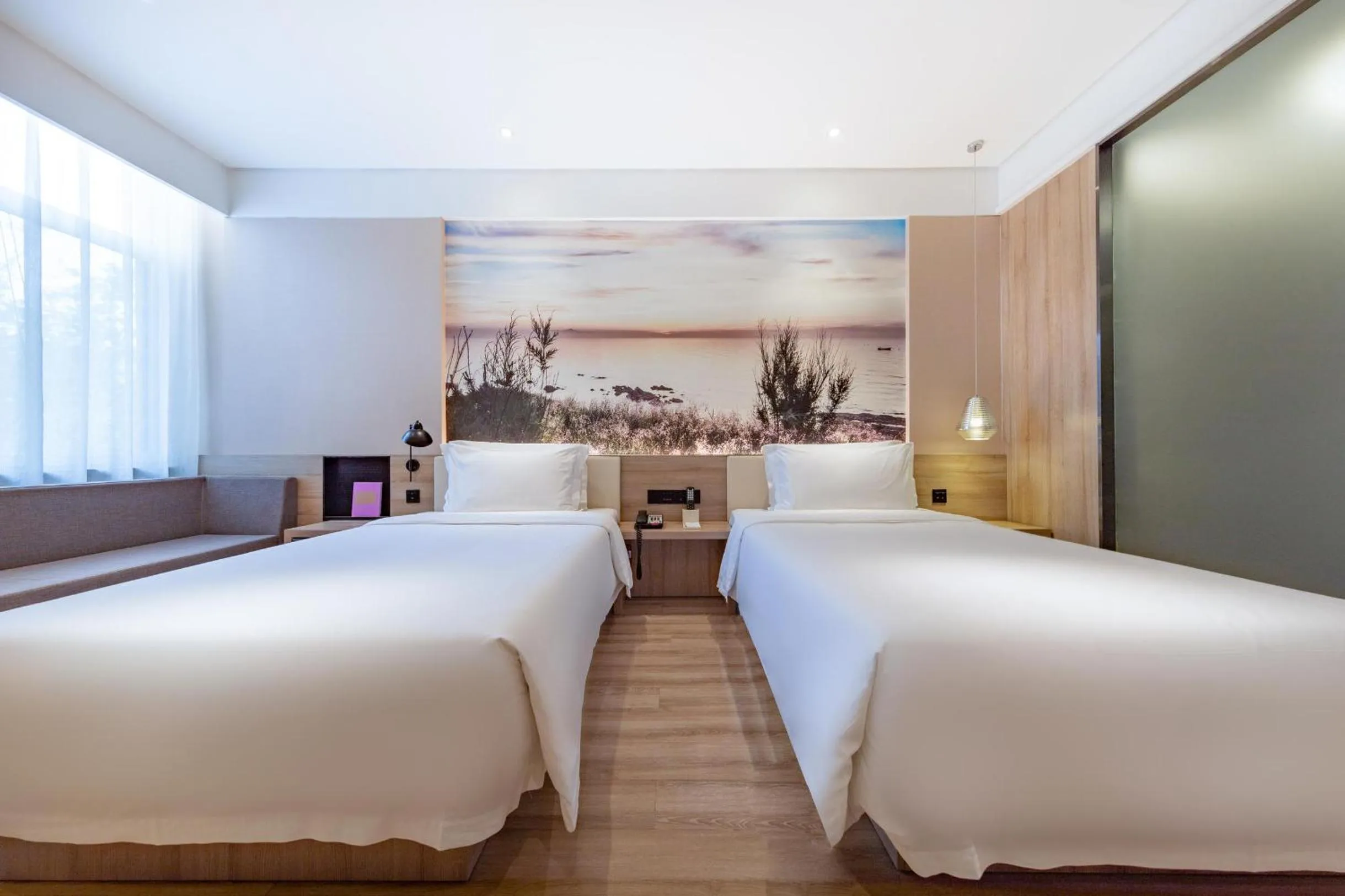 Bed in Atour Hotel Yantai South Station Yingchun Street