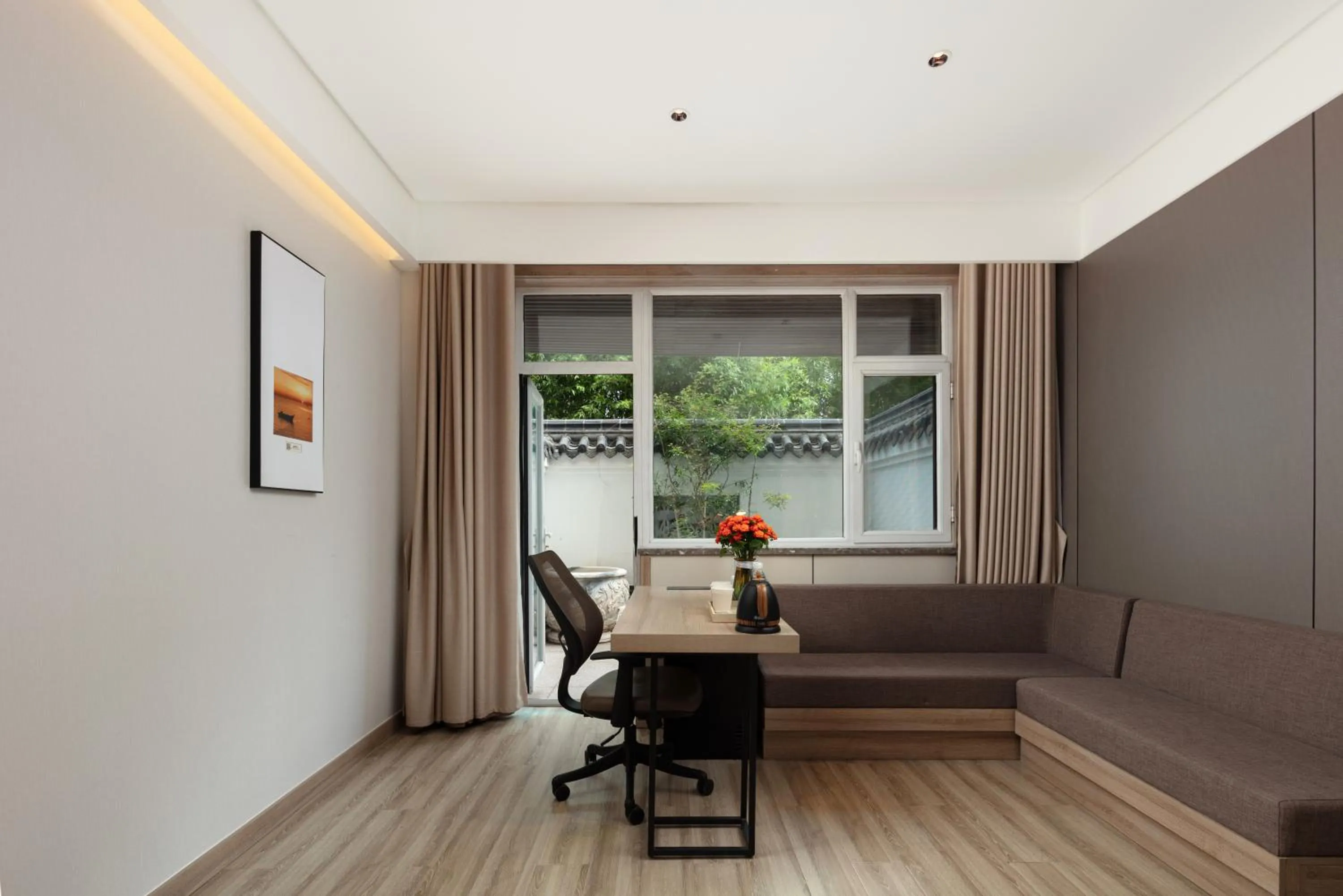 Property building in Atour Hotel Yantai South Station Yingchun Street