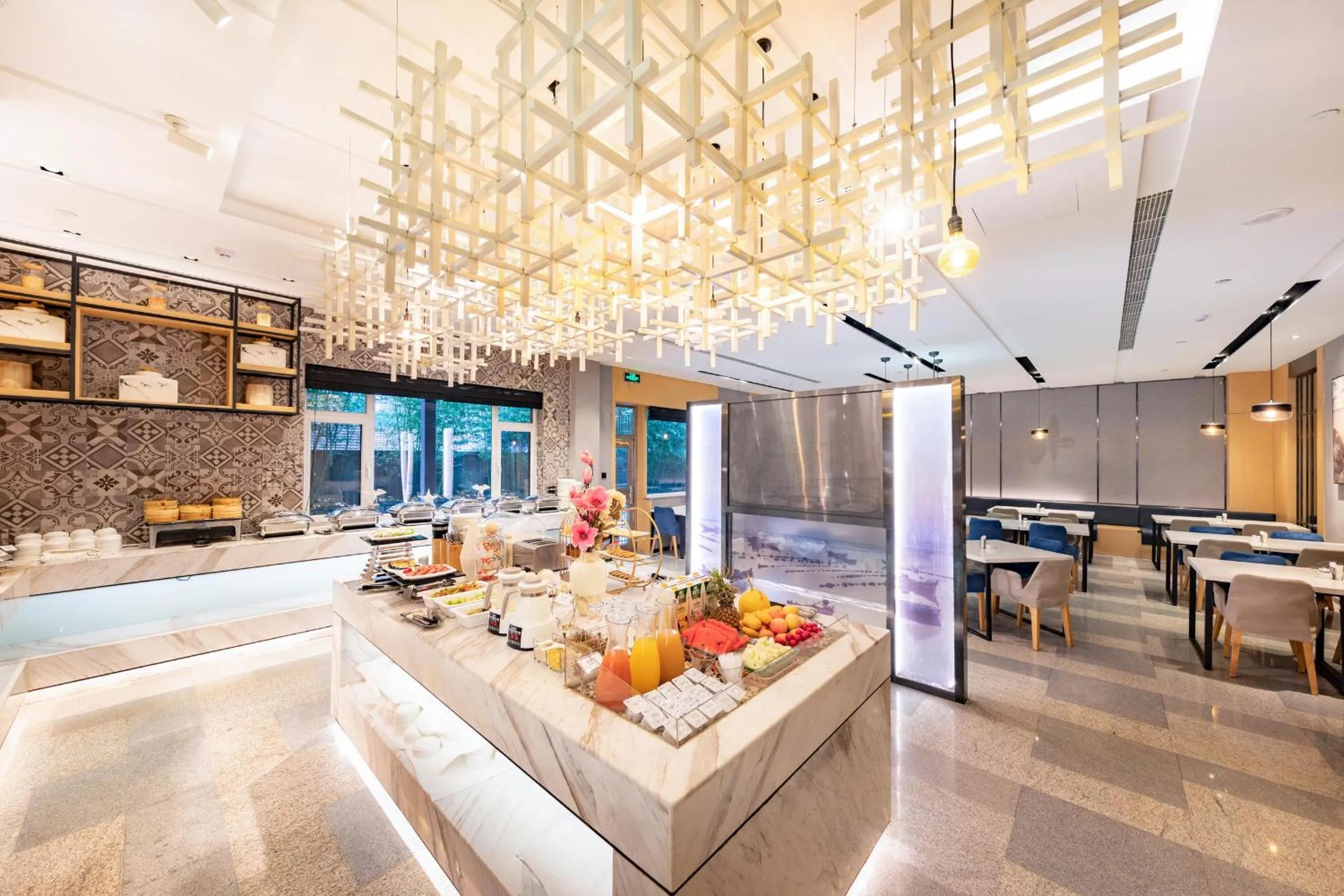 Atour Hotel Yantai South Station Yingchun Street