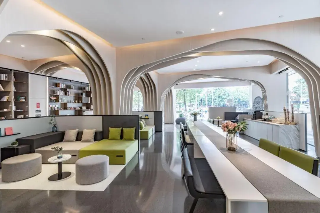 Lobby or reception in Atour Hotel Guangzhou Huadu Square Lobby or reception in Atour Hotel Guangzhou Huadu Square