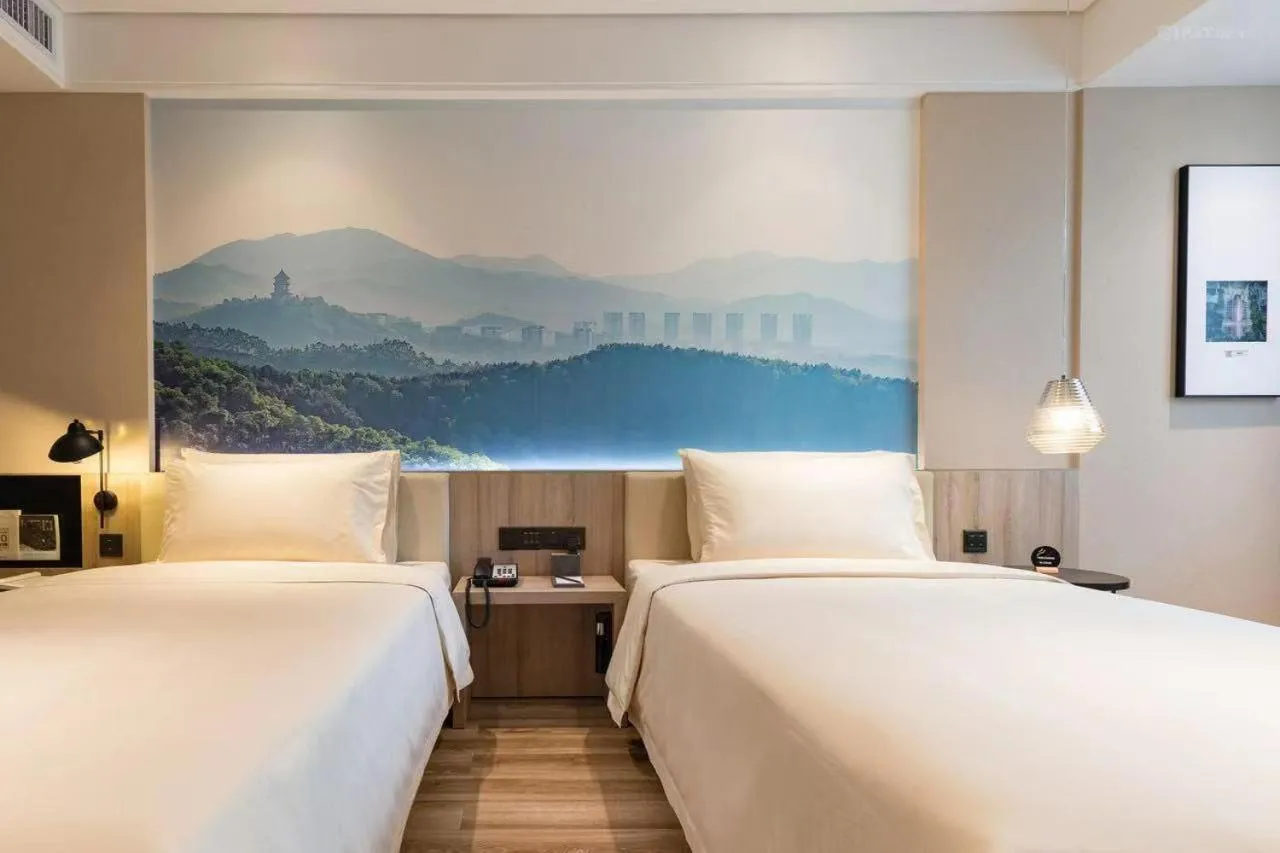 Photo of the whole room, Bed in Atour Hotel Guangzhou Huadu Square