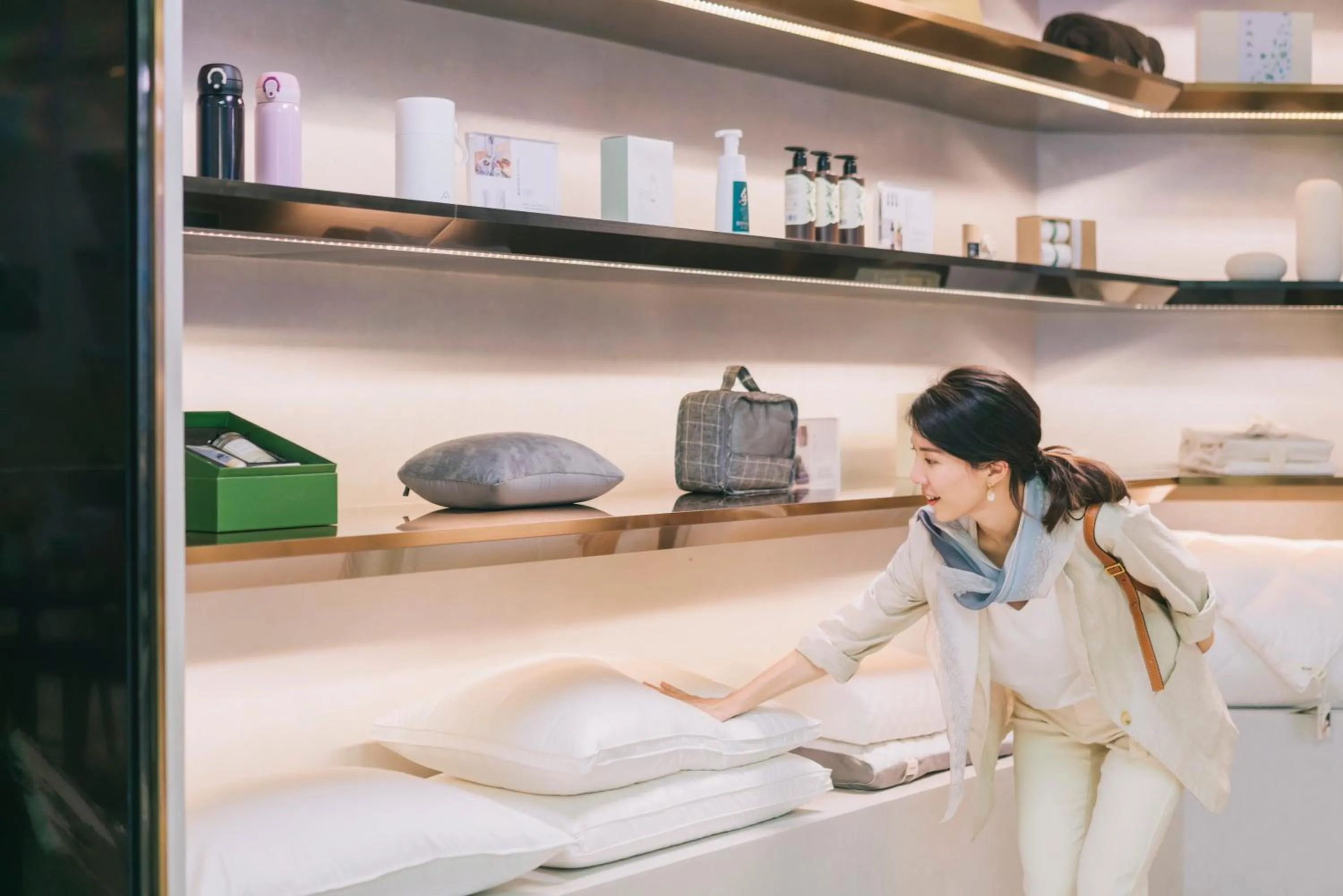 Lobby or reception in Atour Hotel Gangding Metro Station Taikoo Hui Tianhe Guangzhou