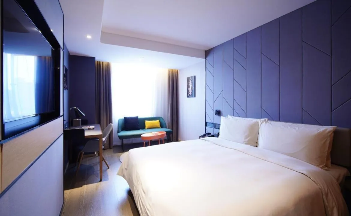 Bed in Atour Hotel Gangding Metro Station Taikoo Hui Tianhe Guangzhou