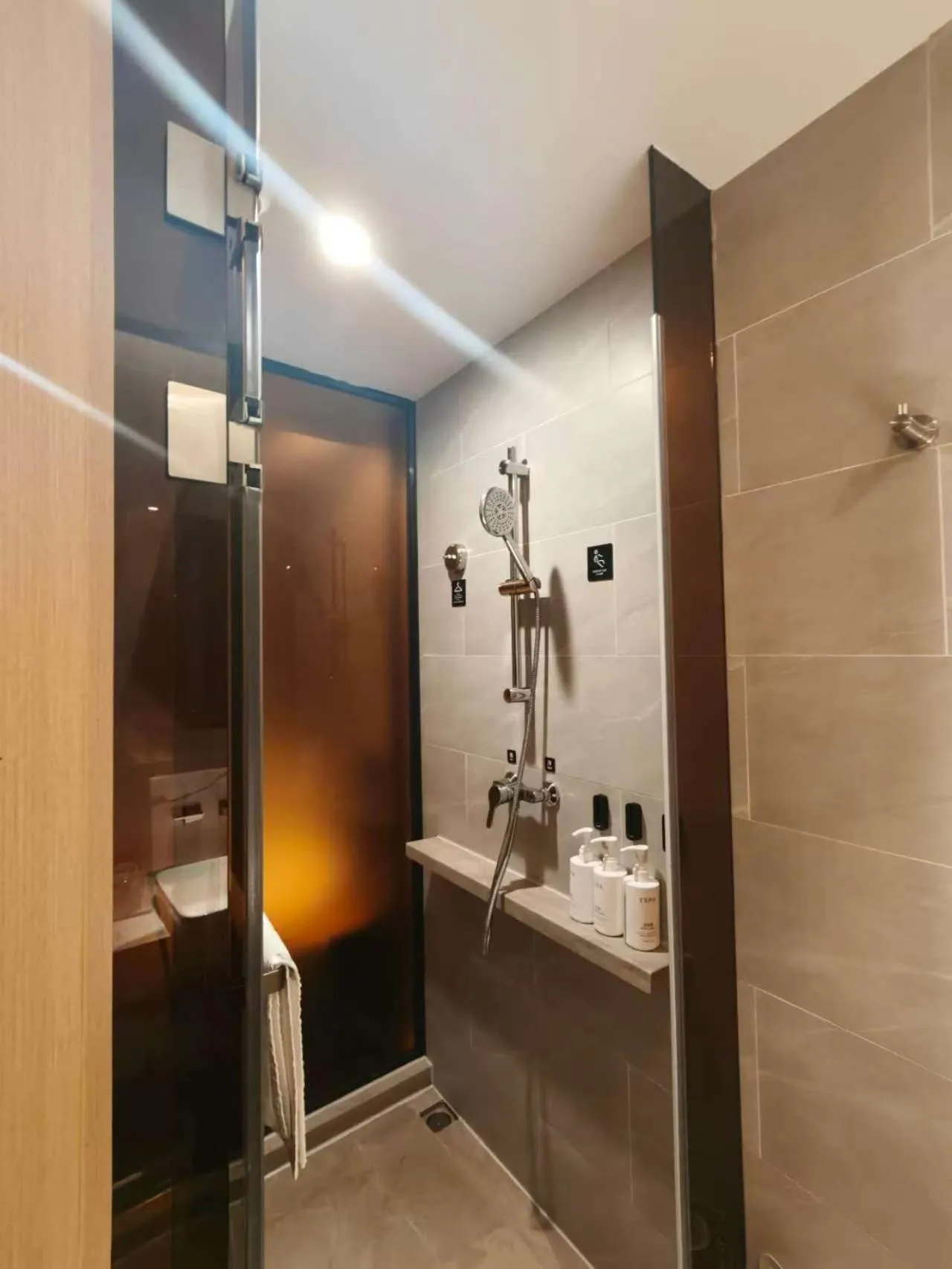 Bathroom in Atour Hotel Gangding Metro Station Taikoo Hui Tianhe Guangzhou