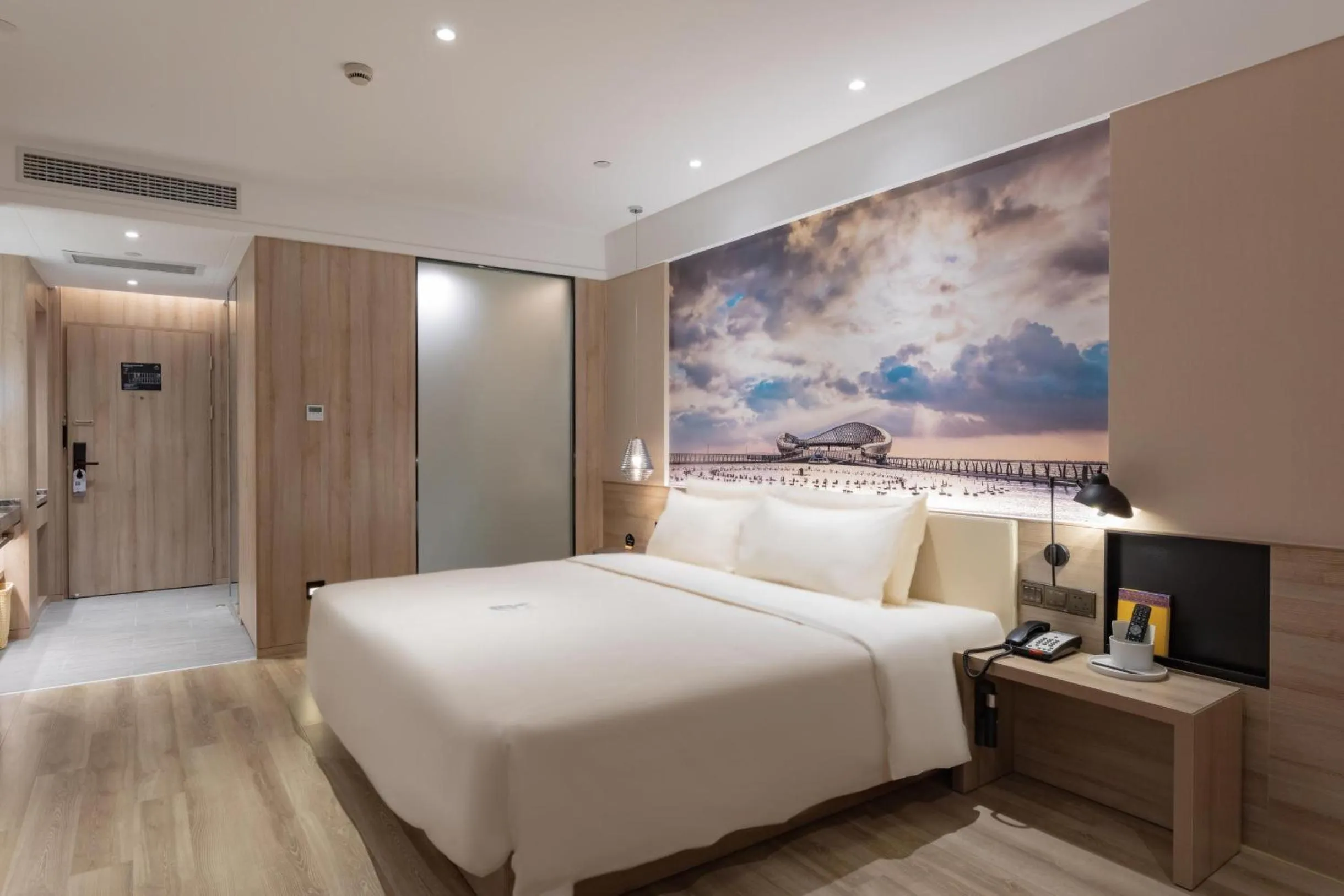 Bed in Atour Hotel Chaozhou Ancient Town People's Square