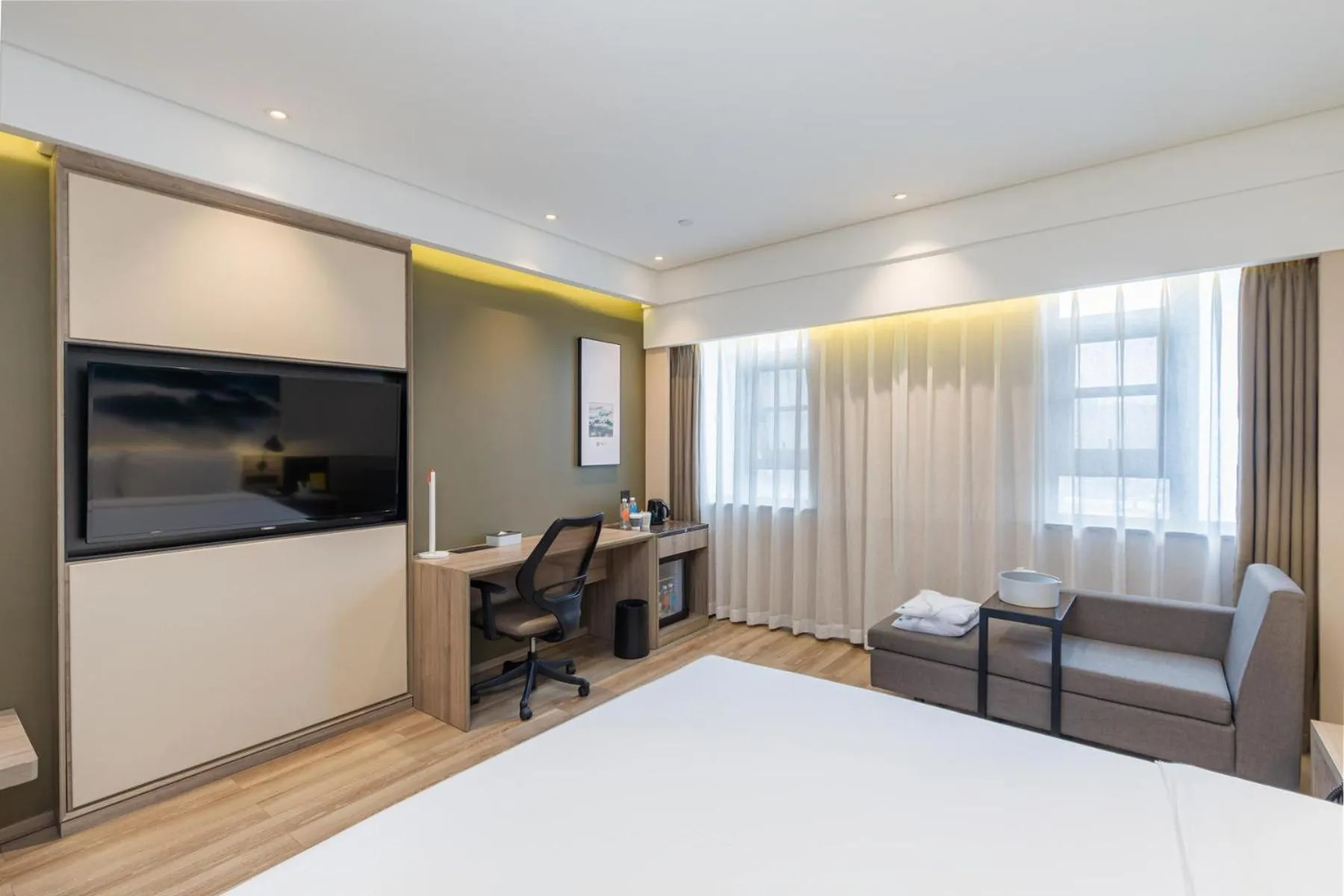 Atour Hotel Chongqing Liziba Lianglukou Subway Station