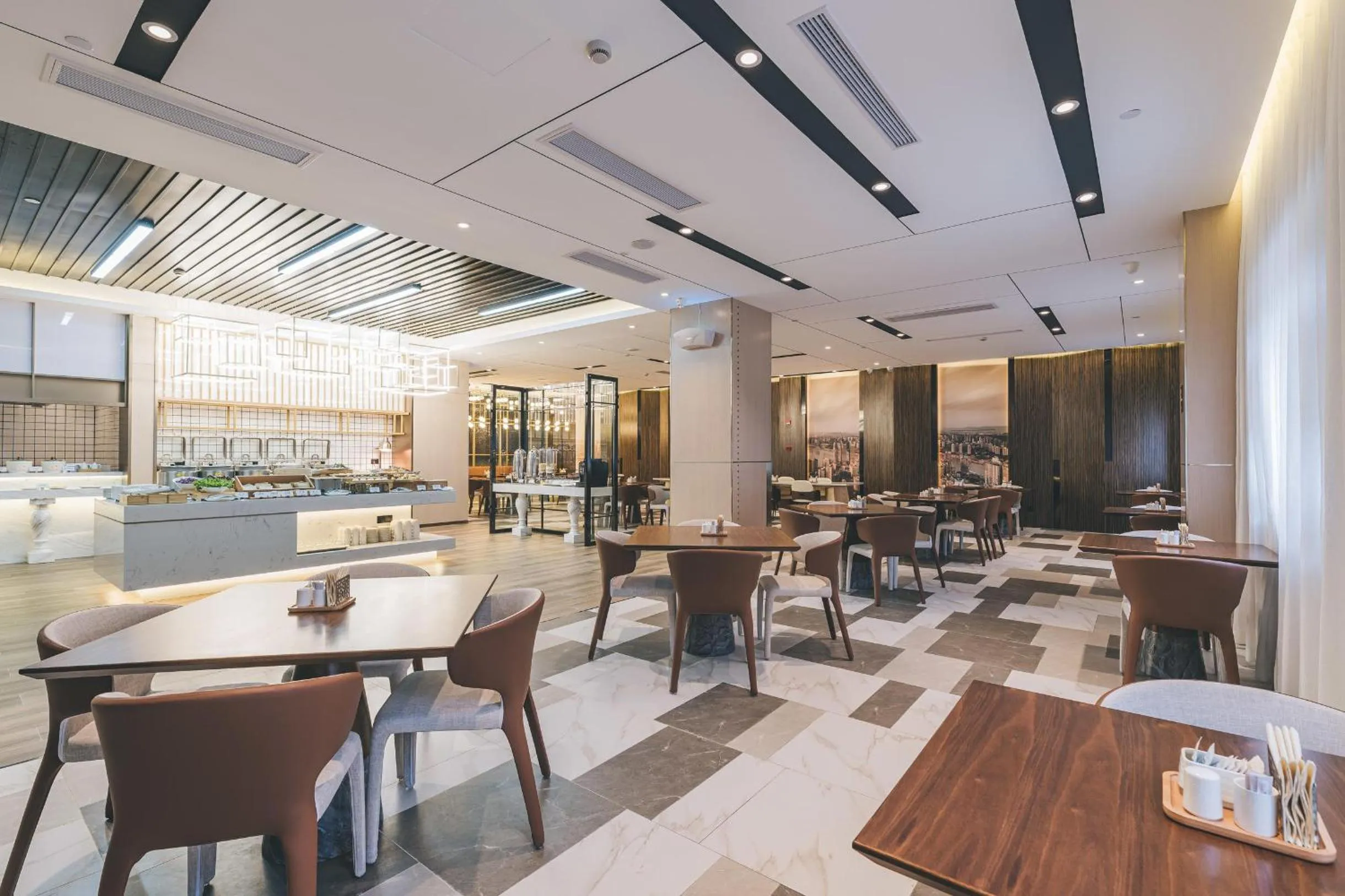 Atour Hotel Chongqing Liziba Lianglukou Subway Station