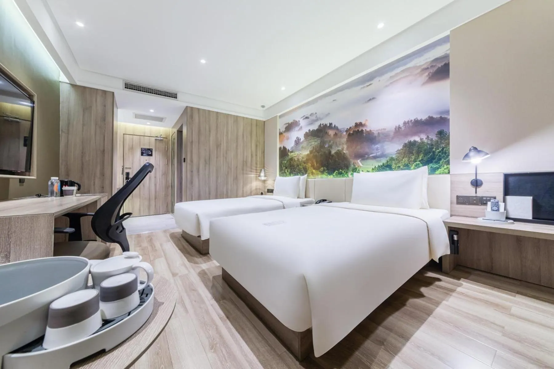 Atour Hotel Chongqing Liziba Lianglukou Subway Station