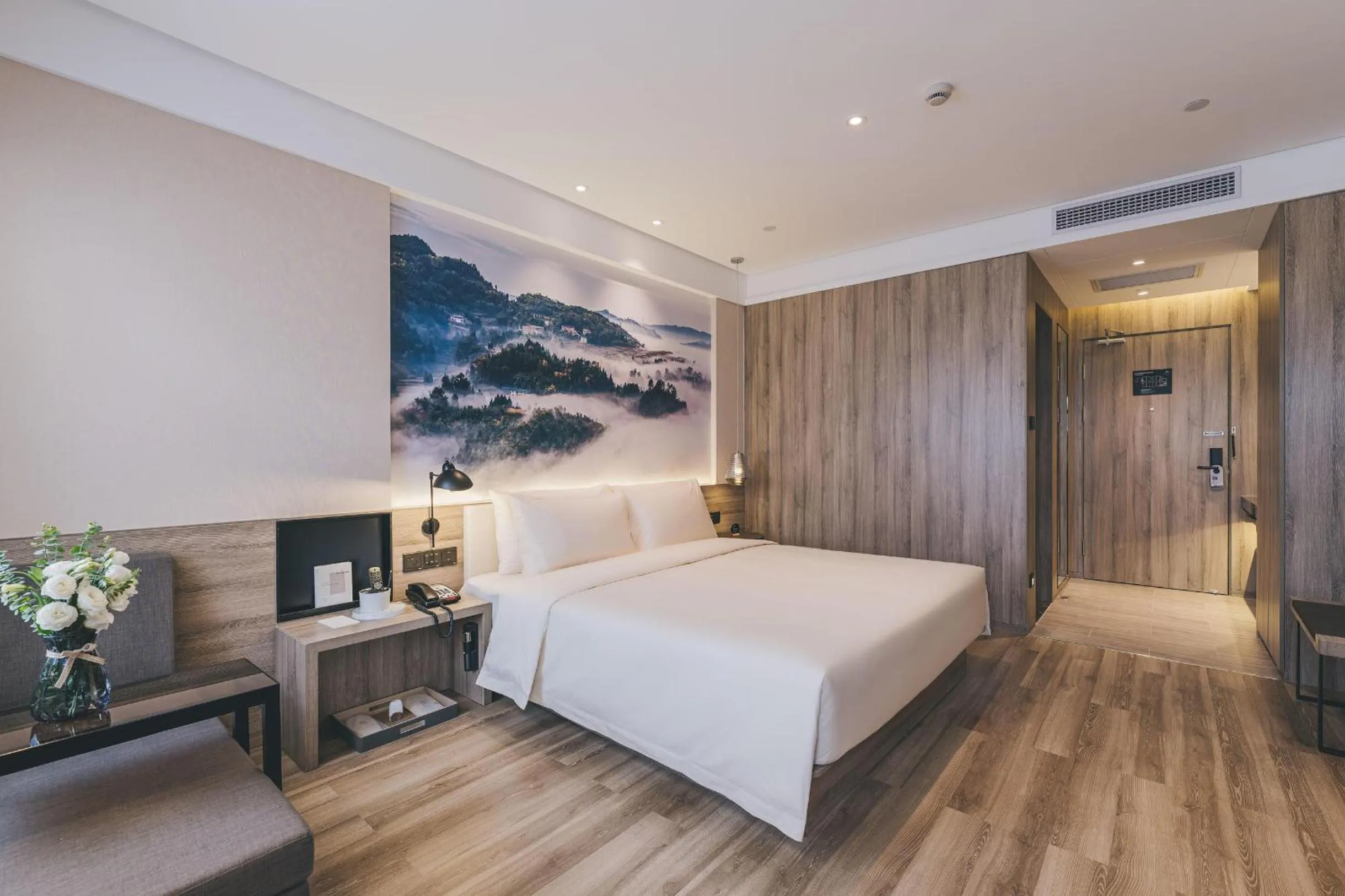 Atour Hotel Chongqing Liziba Lianglukou Subway Station