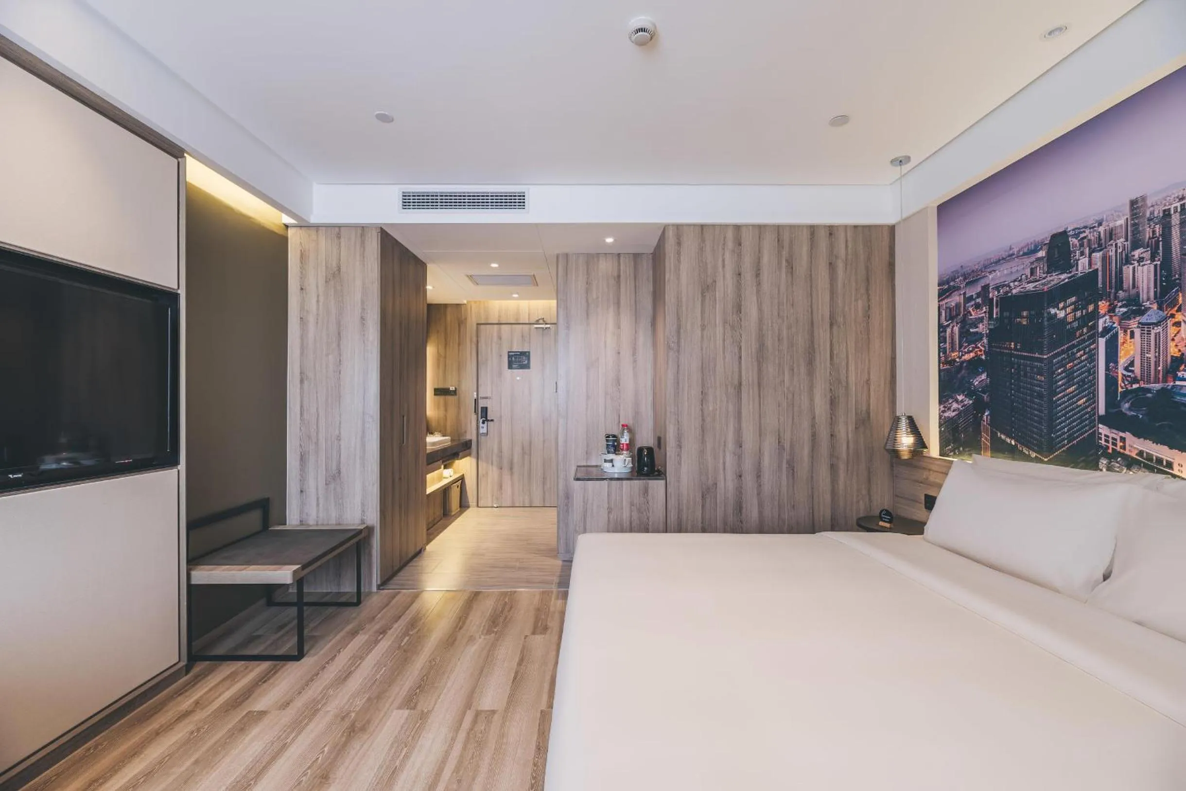 Atour Hotel Chongqing Liziba Lianglukou Subway Station