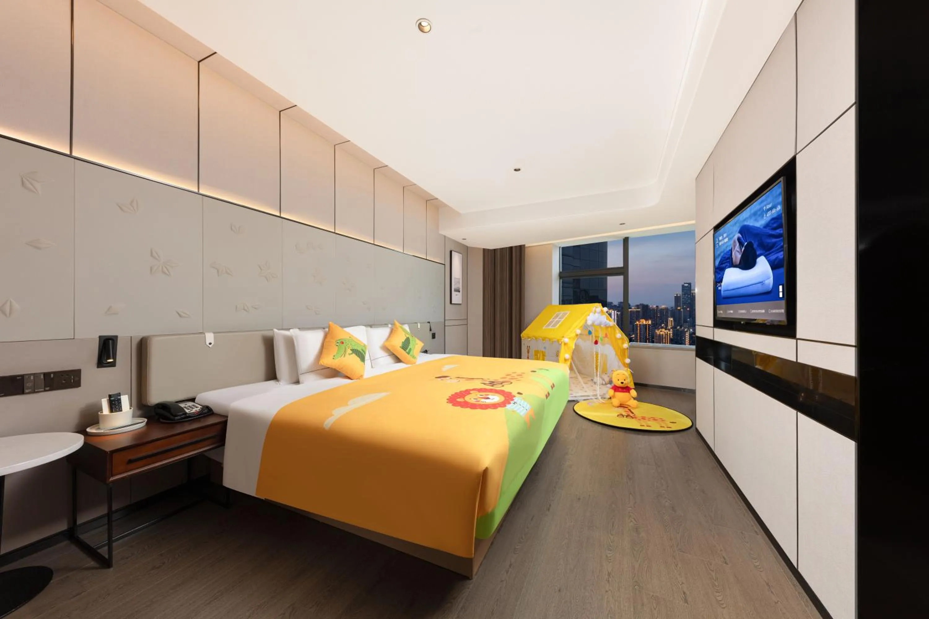 Bed in Atour S Hotel Chongqing Crown International