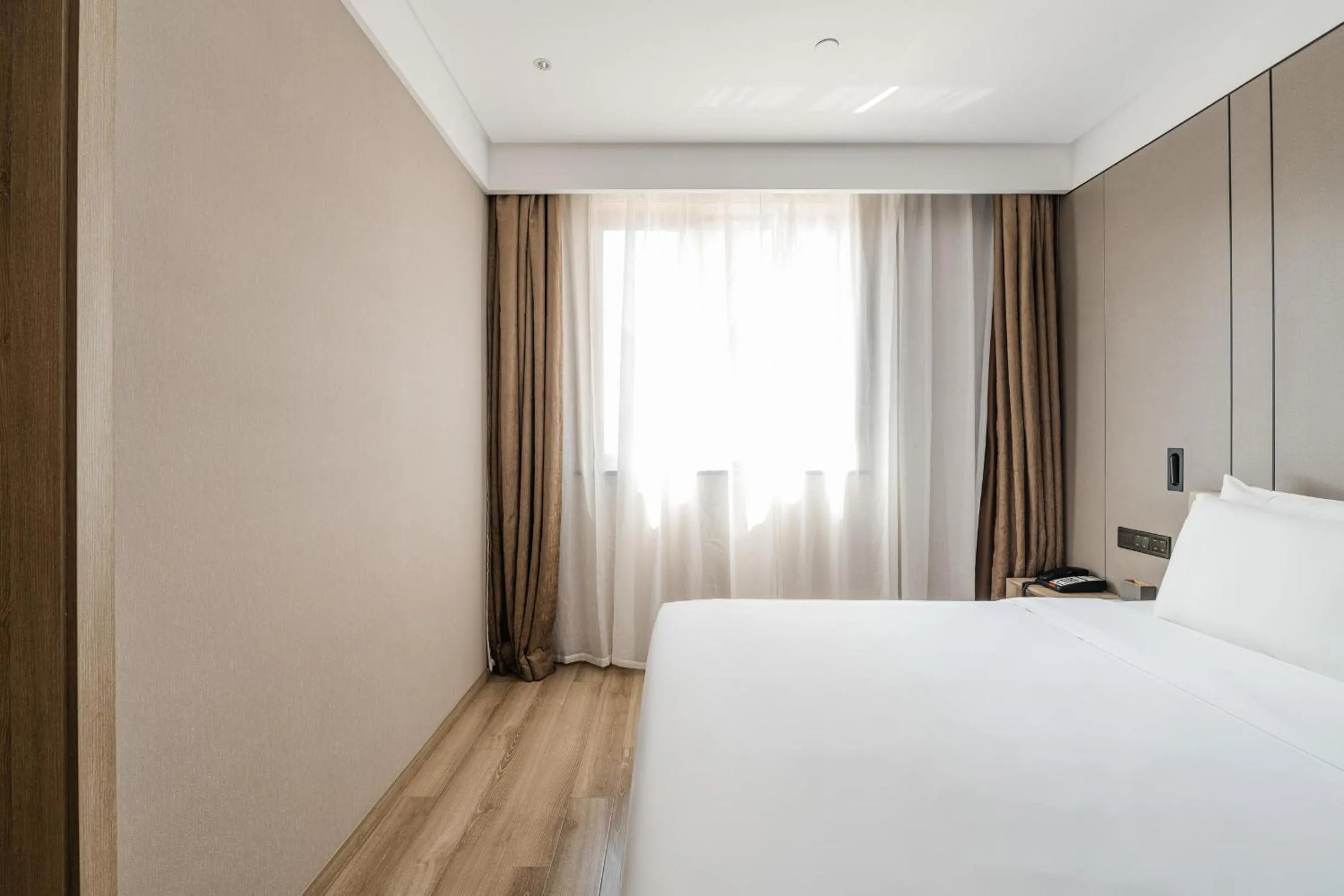 Atour Hotel Beijing Yansha Sanyuan Bridge