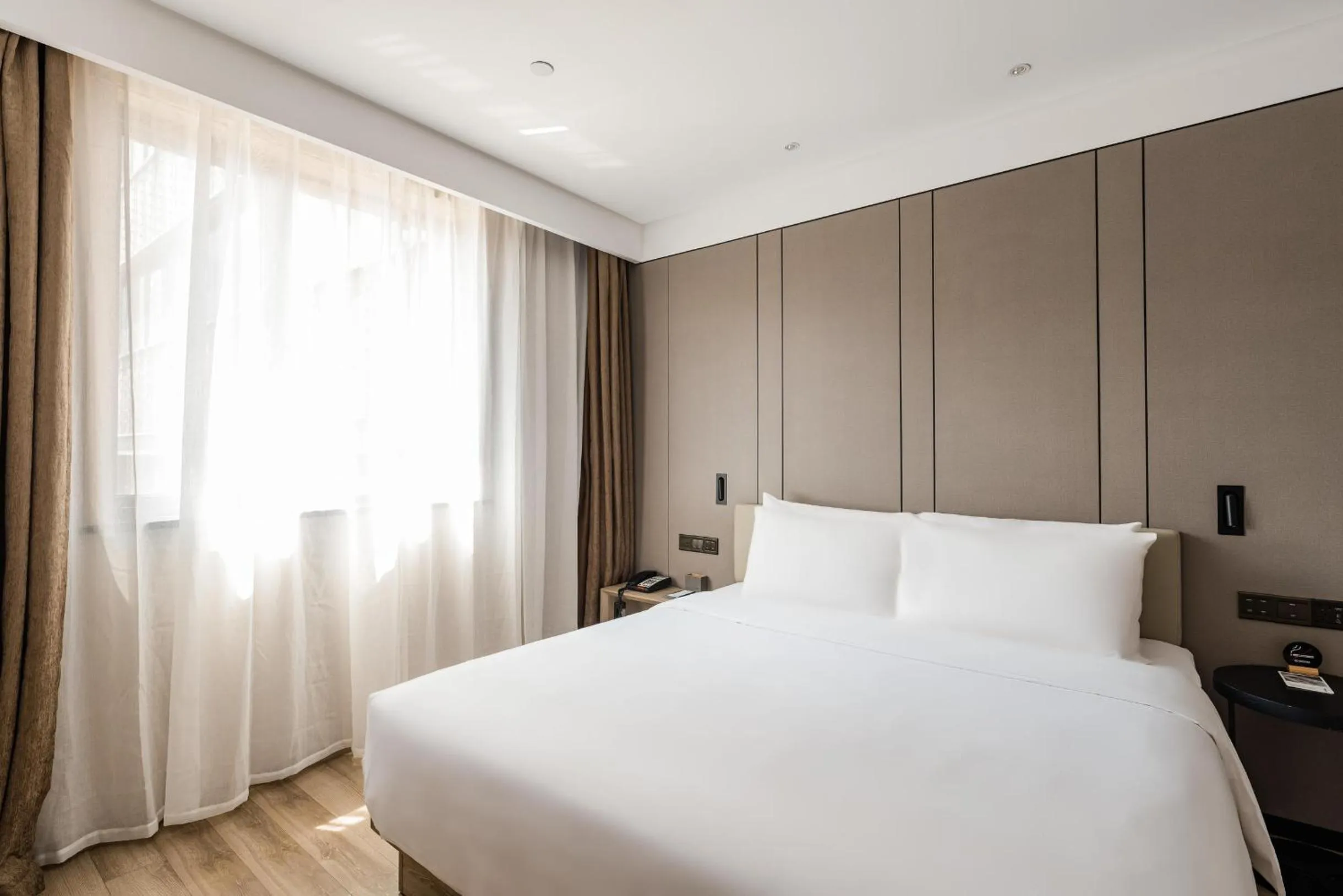 Atour Hotel Beijing Yansha Sanyuan Bridge