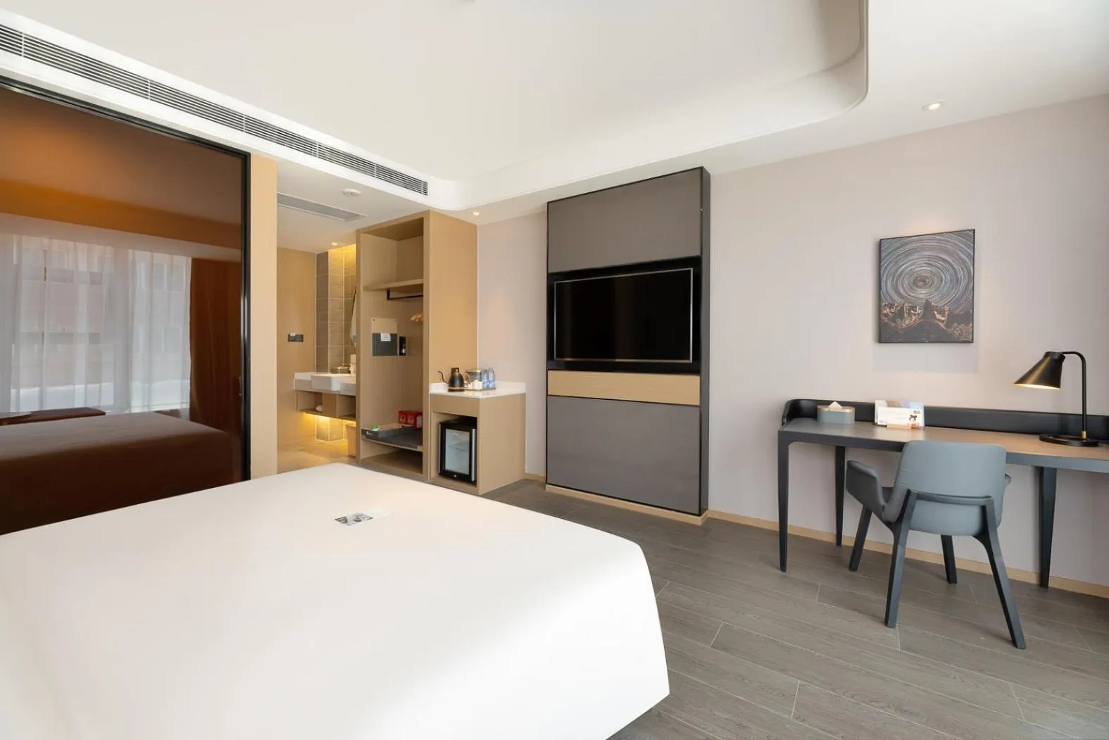 Photo of the whole room, Bed in Atour S Hotel Xinghai Square