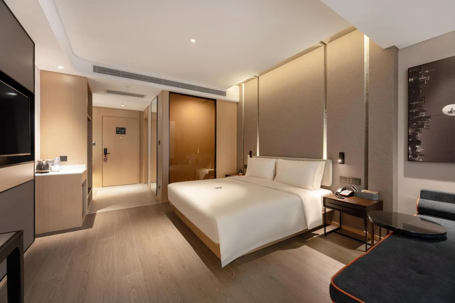 Photo of the whole room, Bed in Atour S Hotel Xinghai Square