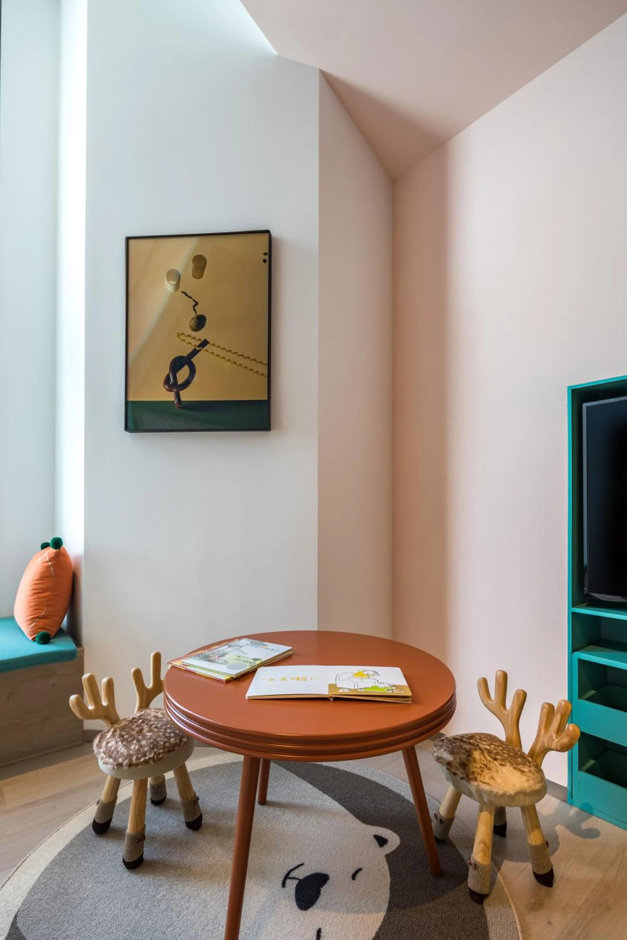 TV and multimedia in Atour S Hotel Shanghai Hongqiao Center Aegean-Late night Congee